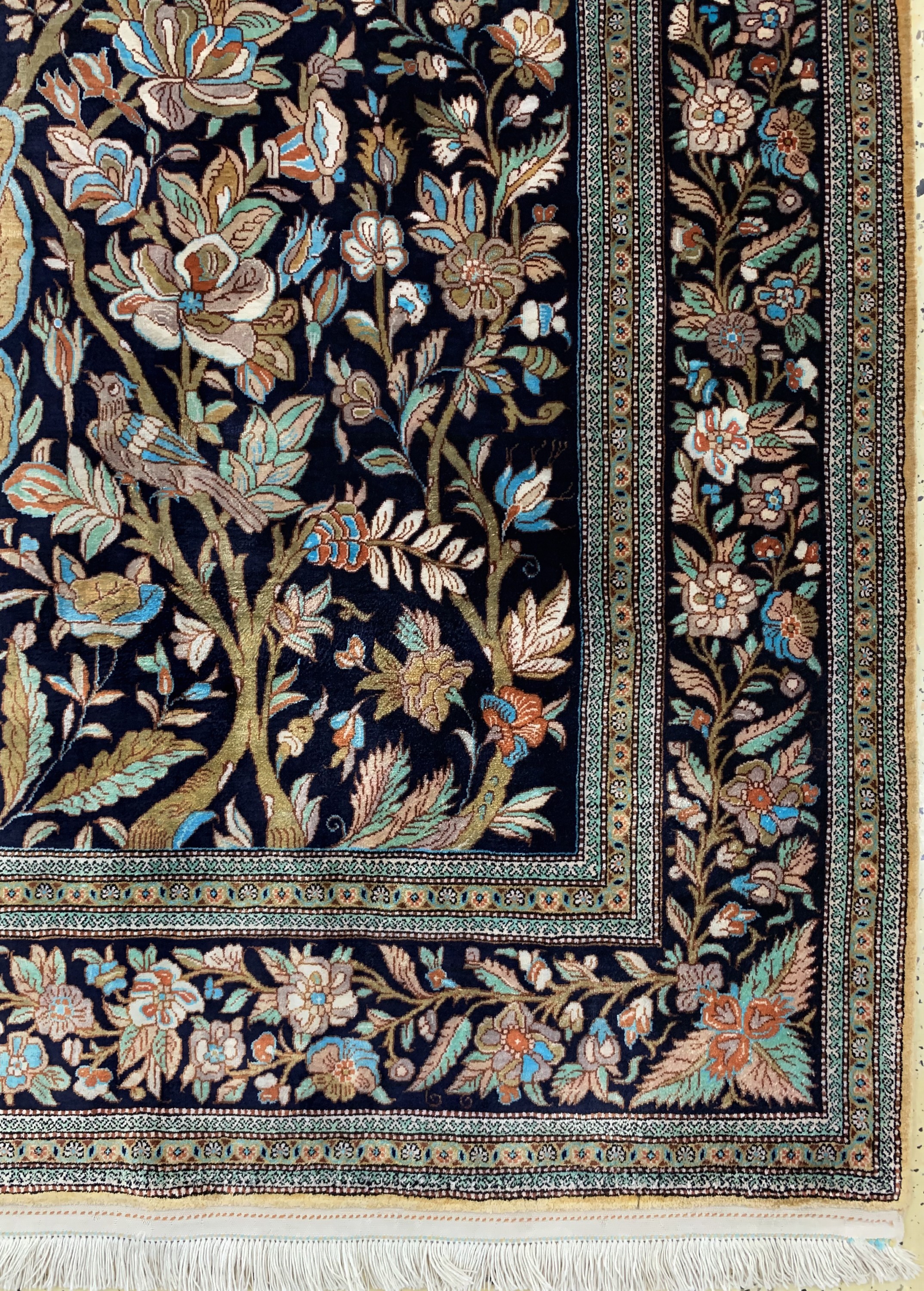 Detail a: Ghom Seide"Shakeri"Persien, signiert, um 1940, reine Naturseide, ca. 212 x 136 cm, EHZ:1-2