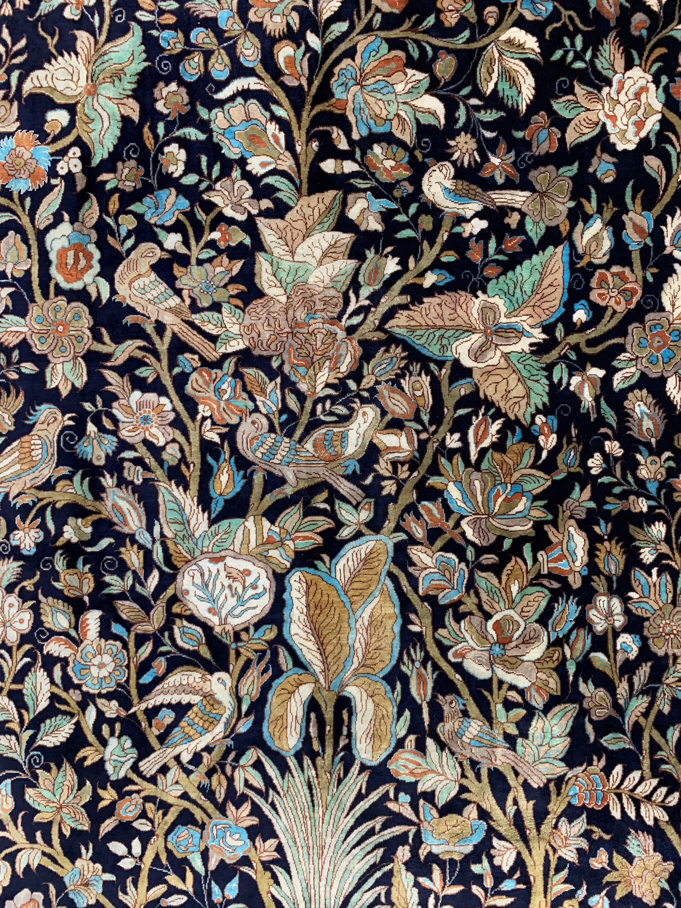Detail c: Ghom Seide"Shakeri"Persien, signiert, um 1940, reine Naturseide, ca. 212 x 136 cm, EHZ:1-2