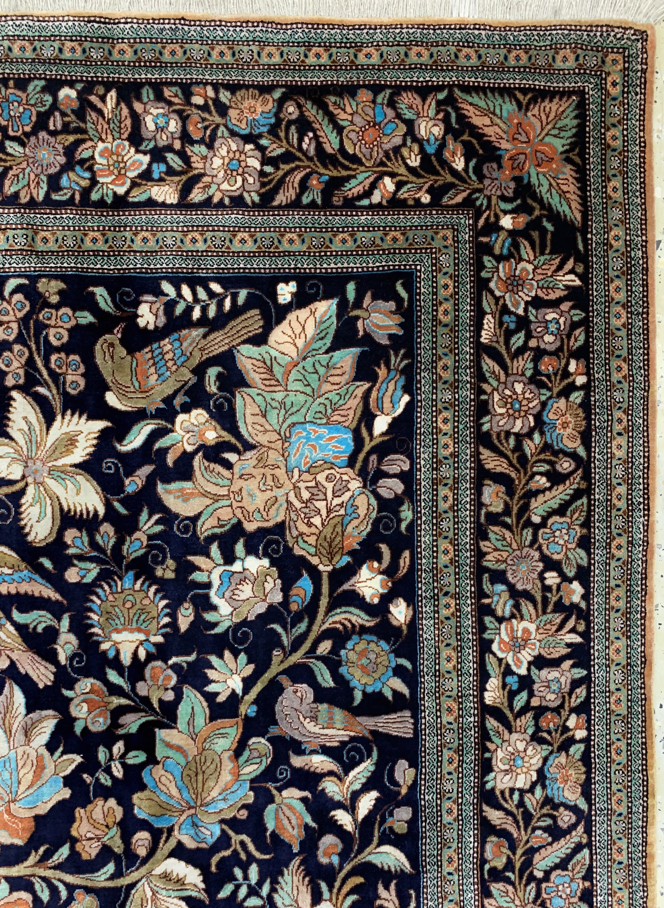 Detail e: Ghom Seide"Shakeri"Persien, signiert, um 1940, reine Naturseide, ca. 212 x 136 cm, EHZ:1-2