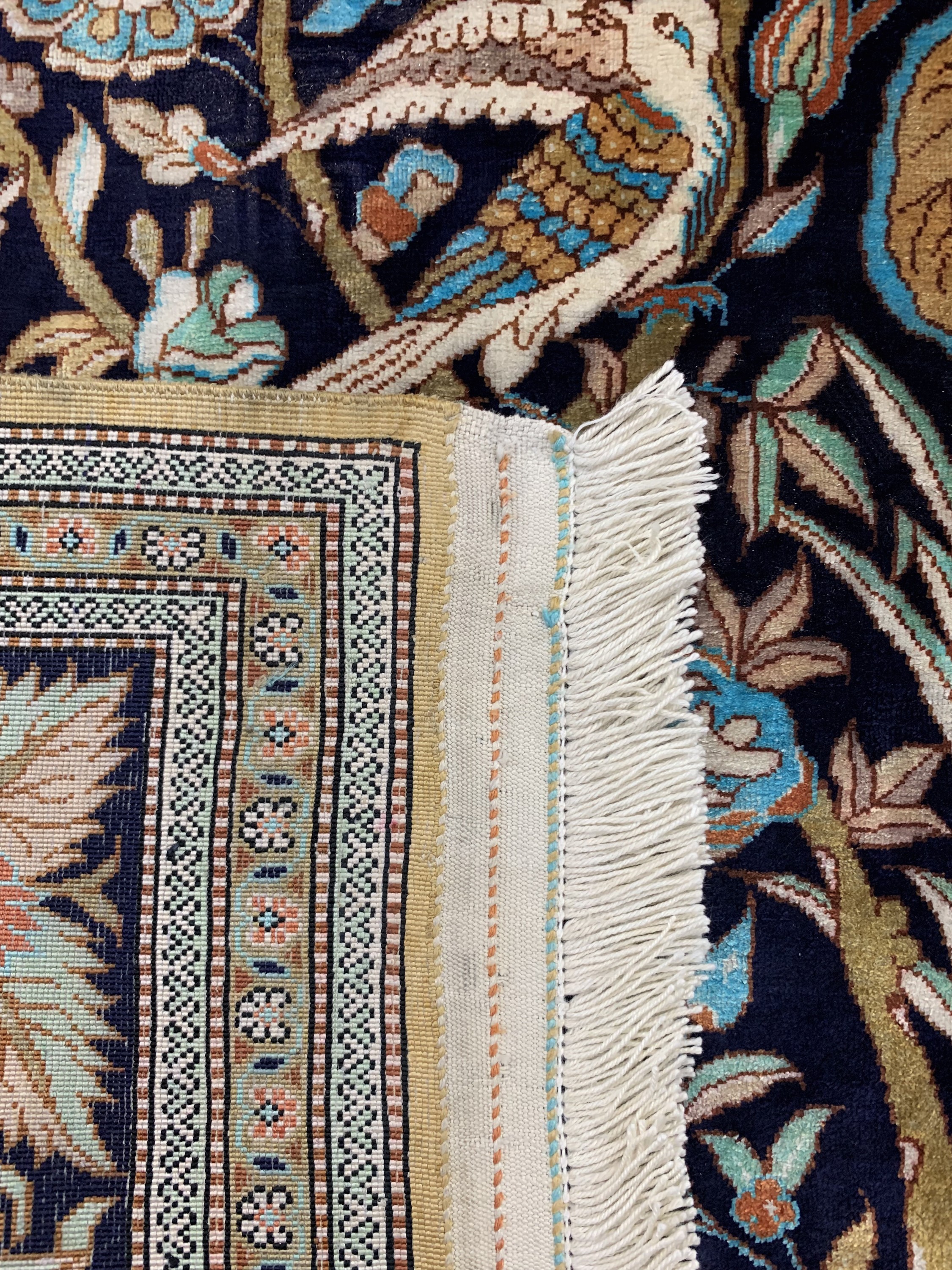 Detail g: Ghom Seide"Shakeri"Persien, signiert, um 1940, reine Naturseide, ca. 212 x 136 cm, EHZ:1-2
