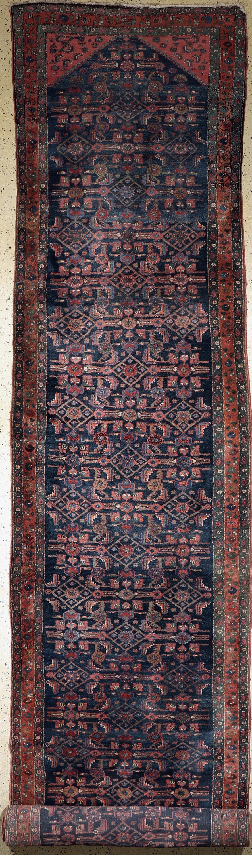 Kordi Bidjar alt, Persien, Anfang 20.Jhd, Wolle auf Baumwolle, ca. 590 x 122 cm, EHZ: 3