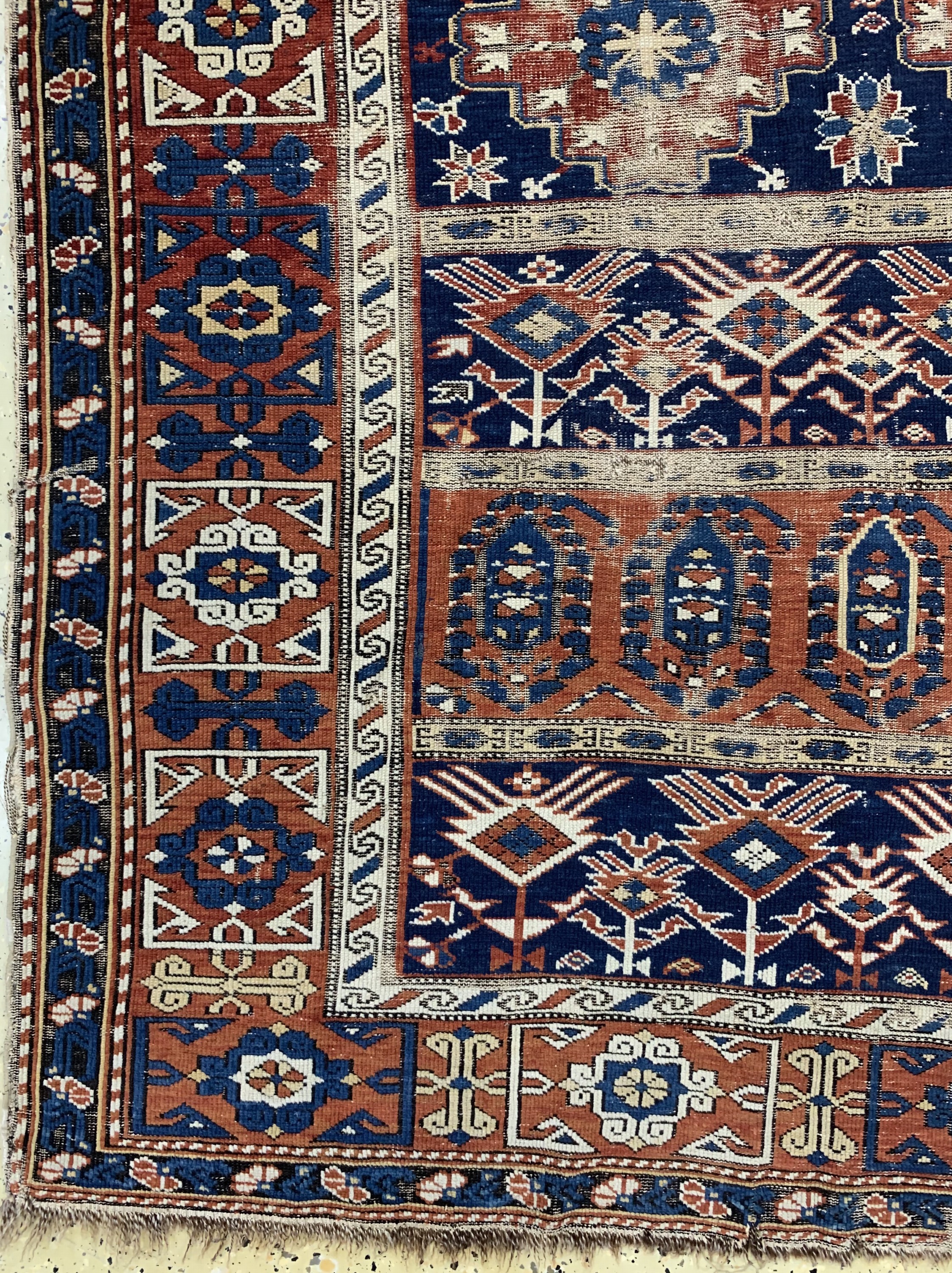Detail b: Antiker Schirwan, Kaukasus, 19.Jhd, Wolle auf Wolle, ca. 210 x 130 cm, EHZ: 4