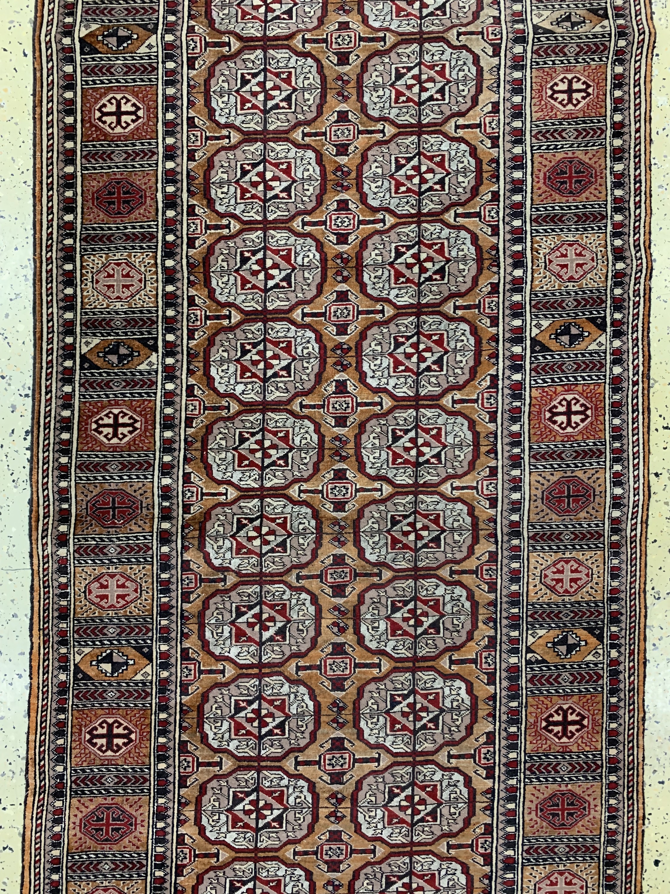 Detail b: Mauri"Seidengrund"fein, Afghanistan, Mitte 20.Jhd, Wolle mit Seide, ca. 275 x 90 cm, EHZ:2