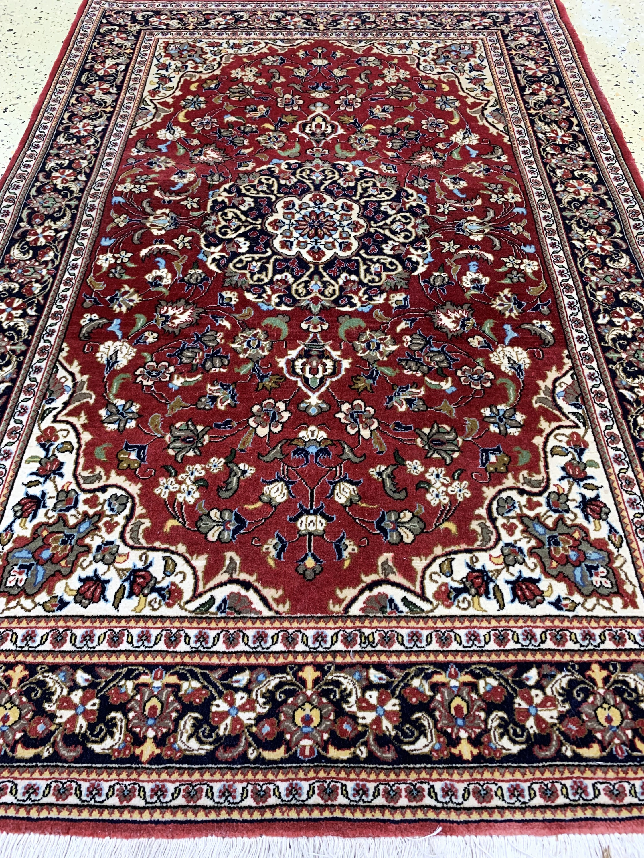 Detail c: Ghom Kork, Persien, Ende 20.Jhd, Korkwolle auf Baumwolle, ca. 154 x 102 cm, EHZ: 2