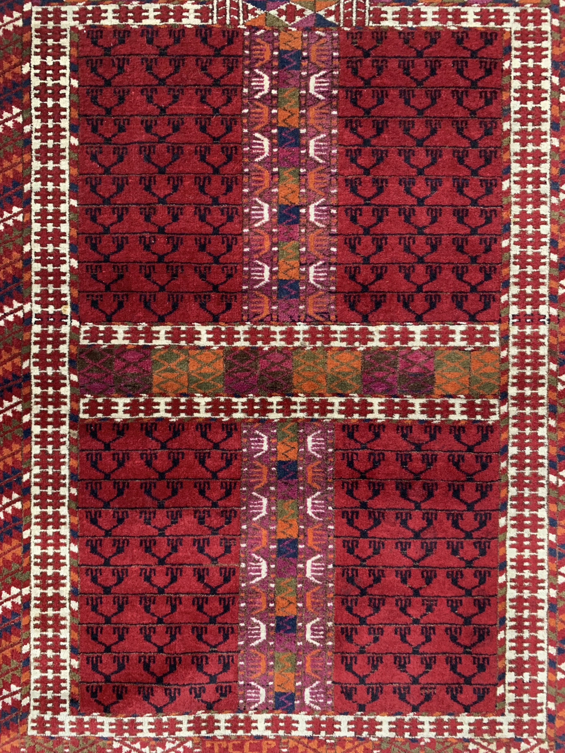 Detail c: Buchara"Engsi", Rußland, Mitte 20.Jhd, Wolle auf Wolle, ca. 150 x 105 cm, EHZ: 2