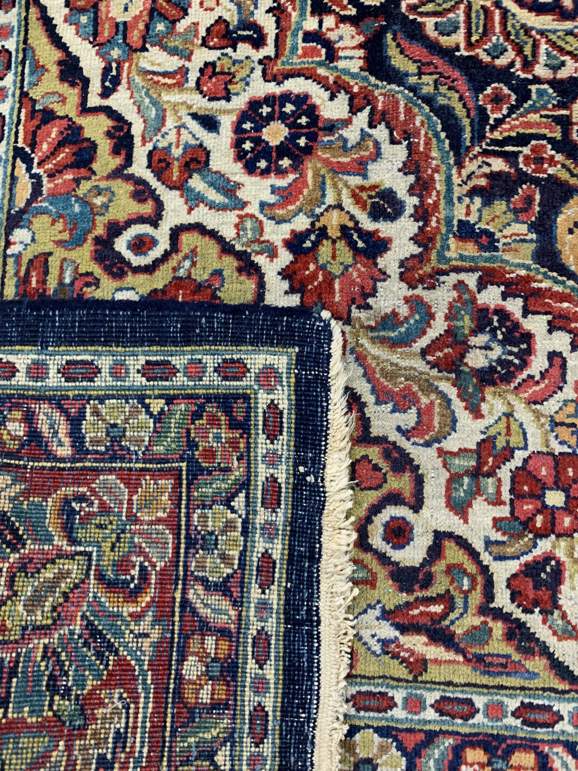 Detail g: Sarogh Mahal alt, Persien, Mitte 20.Jhd, Wolle auf Baumwolle, ca. 369 x 213 cm, EHZ: 3