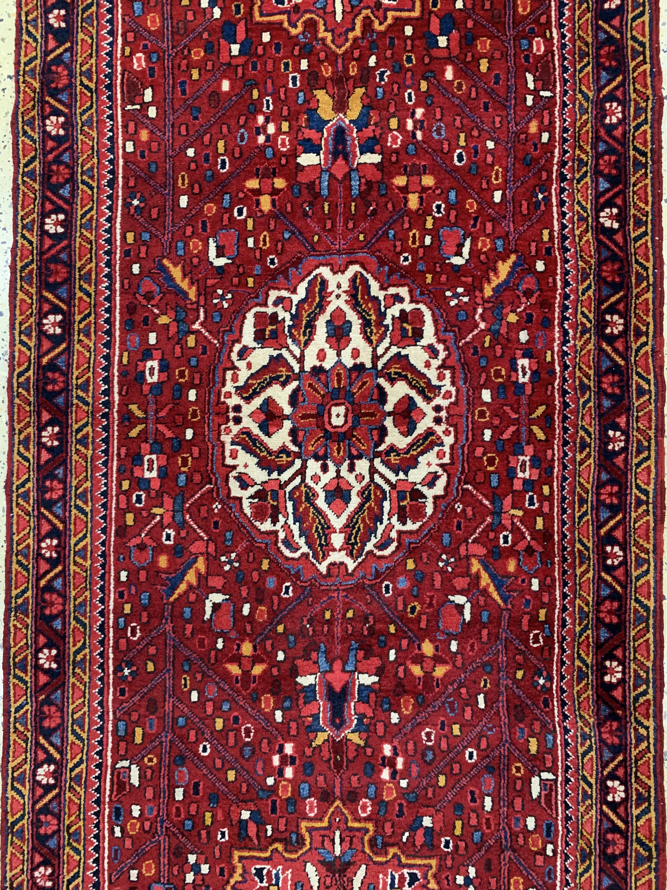 Detail b: Heriz, Persien, Ende 20.Jhd, Wolle auf Baumwolle, ca. 327 x 103 cm, EHZ: 2-3