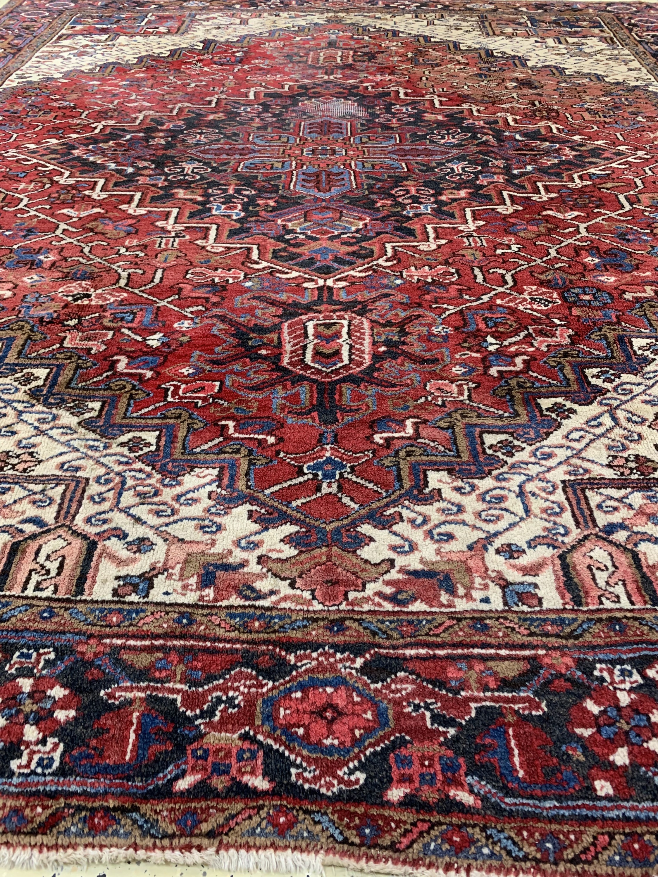 Detail f: Heriz alt, Persien, Mitte 20.Jhd, Wolle aufBaumwolle, ca. 270 x 237 cm, EHZ: 3