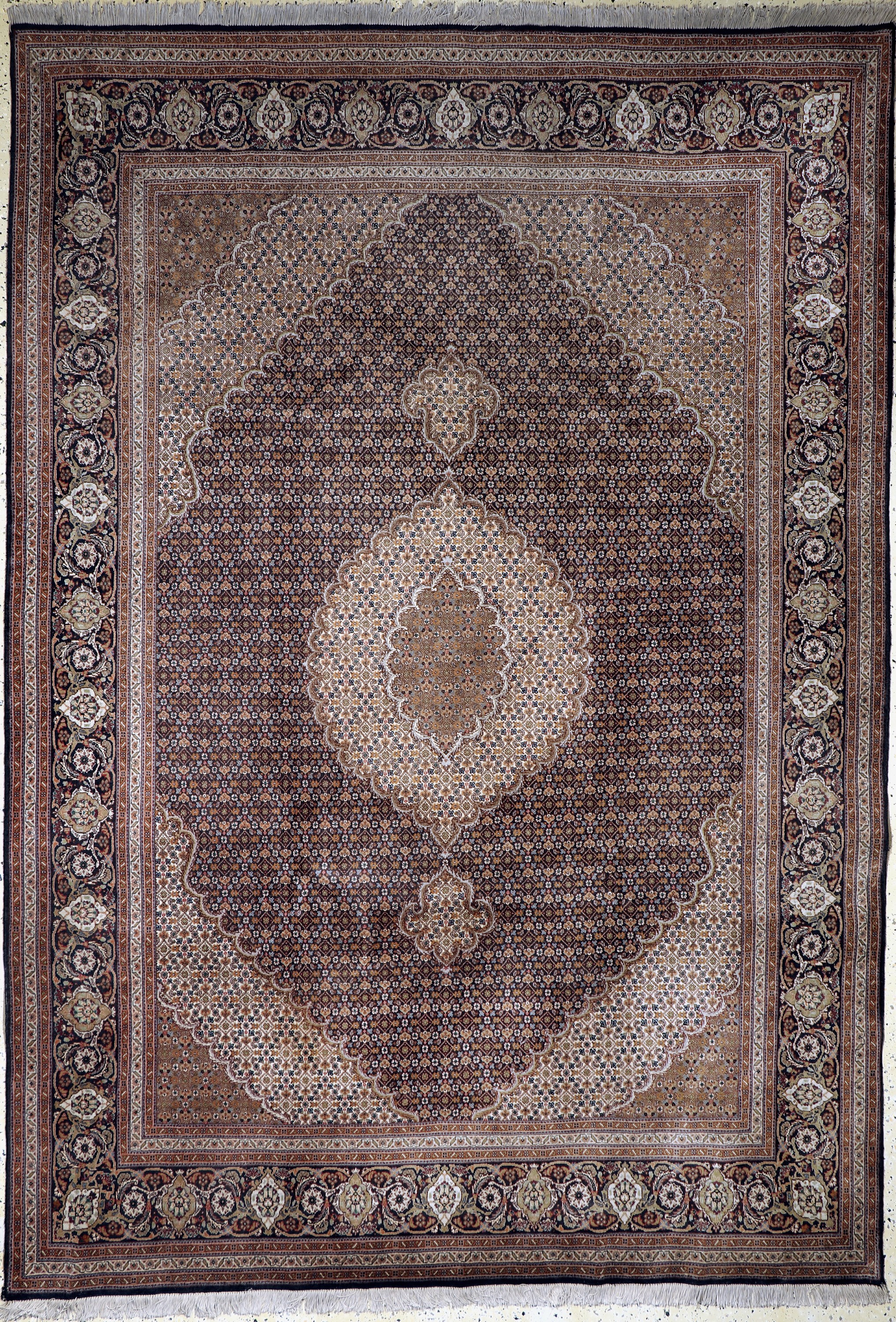 Täbriz"Mahi"fein(40 Raj), Persien, Mitte 20.Jhd, Korkwolle mit Seide, ca. 297 x 208 cm,Reinigungsbedürftig, EHZ: 2