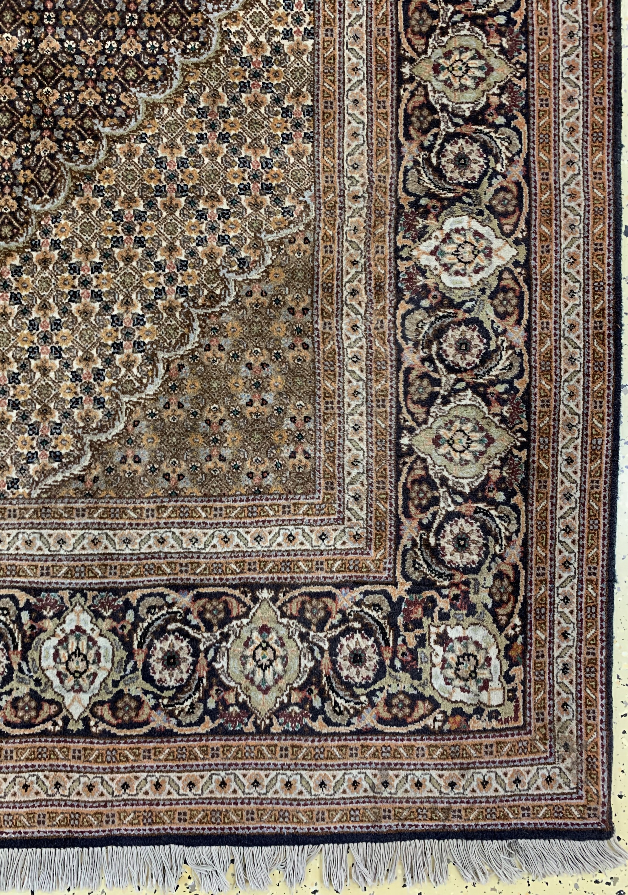 Detail a: Täbriz"Mahi"fein(40 Raj), Persien, Mitte 20.Jhd, Korkwolle mit Seide, ca. 297 x 208 cm,Reinigungsbedürftig, EHZ: 2
