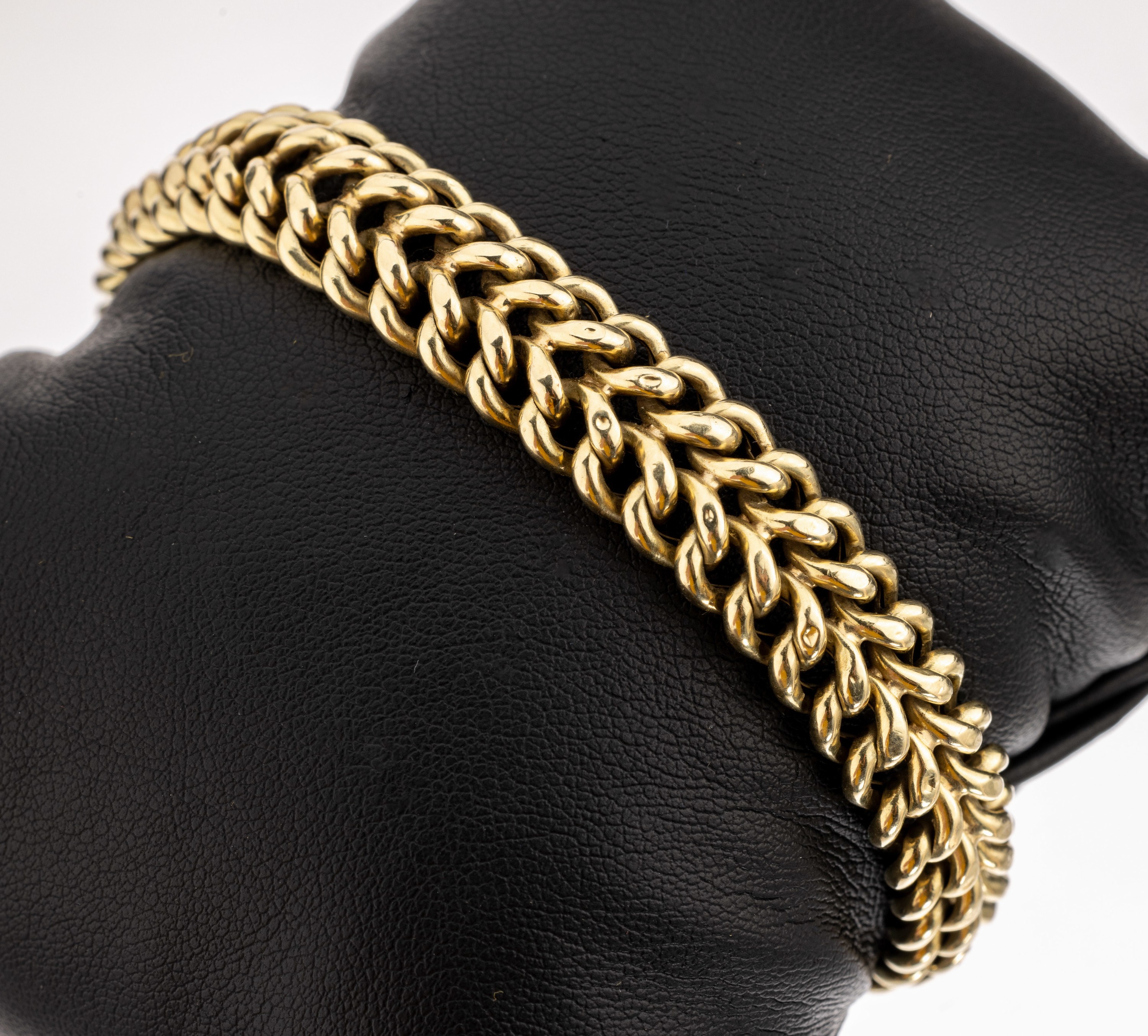14 kt Gold Armband, GG 585/000, L. ca. 20.5cm, Kastenschloss mit 2 Sicherheitsachten, l. besch., ca. 18.6 g