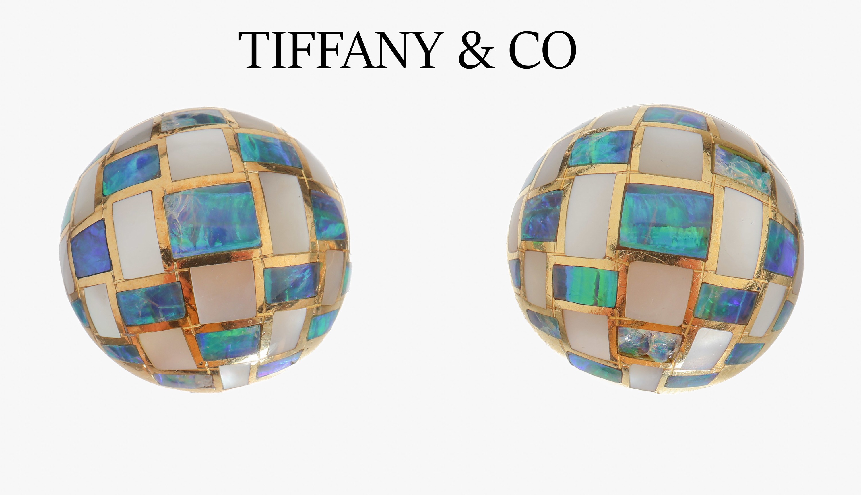 Paar 18 kt Gold Vintage TIFFANY & Co Opal- Perlmutt-Ohrclips, GG 750/000, Opal- und Perlmuttintarsien, im Schachbrettmuster, schönes Farbspiel, D. ...
