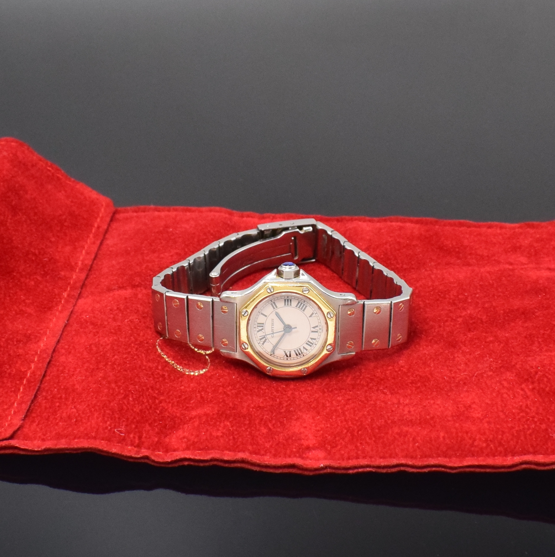 Detail e: CARTIER Damenarmbanduhr Santos Ronde, Schweiz um 1995, Automatik, Edelstahl/Gold kombiniert inkl. Gliederband m. Faltschl., octagonale Goldlünette ...