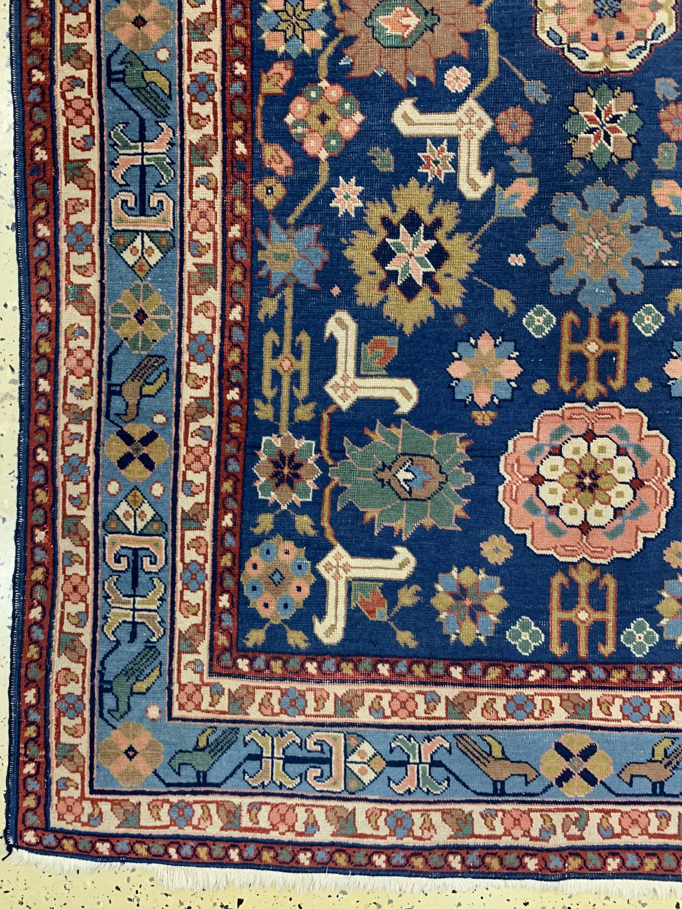 Detail b: "Blattgabel-Schirwan", Rußland, Mitte 20.Jhd, Wolle auf Baumwolle, ca. 176 x 123 cm,EHZ: 3