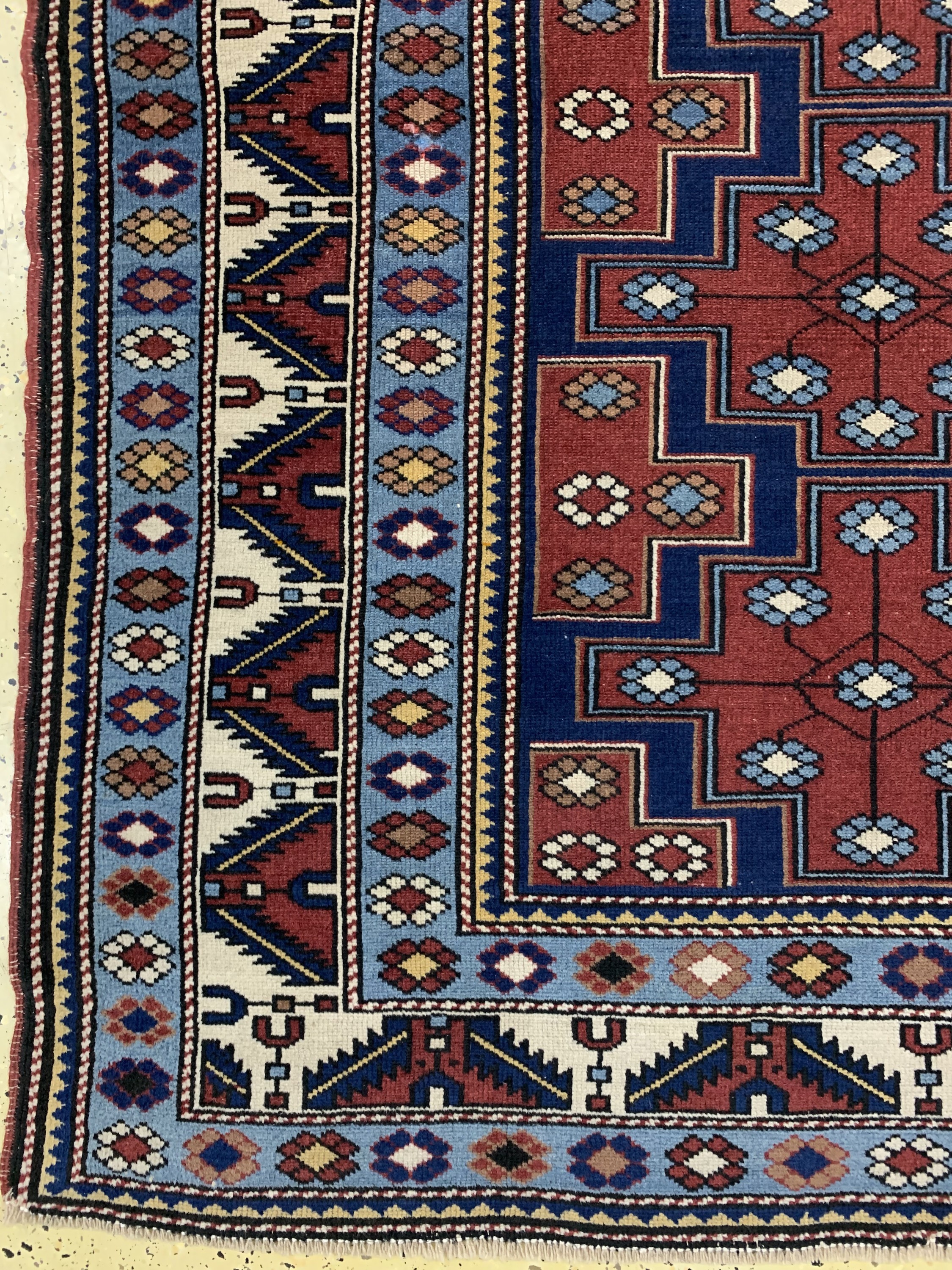 Detail b: "Derbent"Kazak, Rußland, Mitte 20.Jhd, Wolle auf Wolle, ca. 190 x 132 cm, EHZ: 2-3