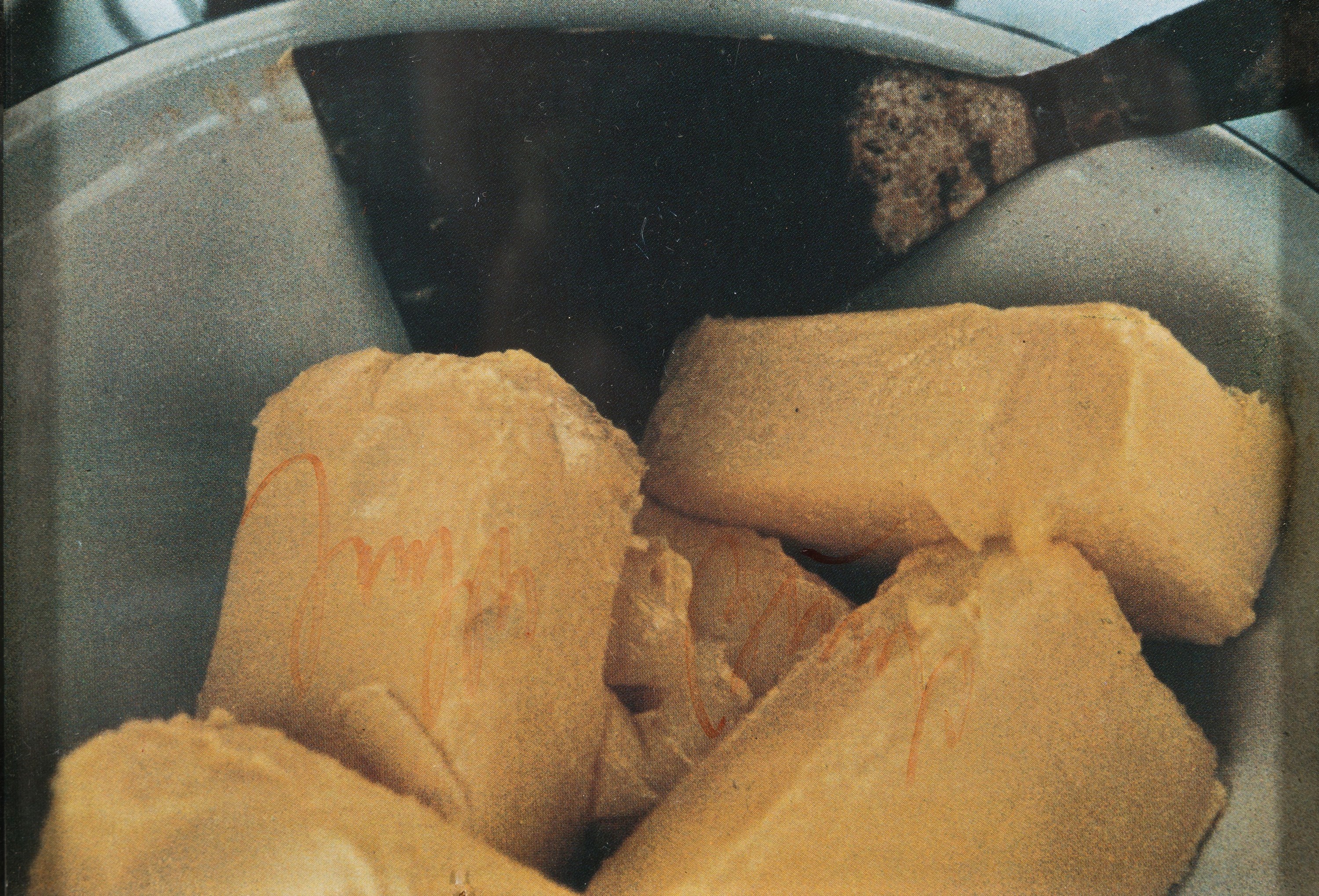 Joseph Beuys, 1921 Krefeld-1986 Düsseldorf, signiertes Farboffset, Fettquader mit Spachtel, mittig in rot signiert, Signatur l. verblasst, unter ...