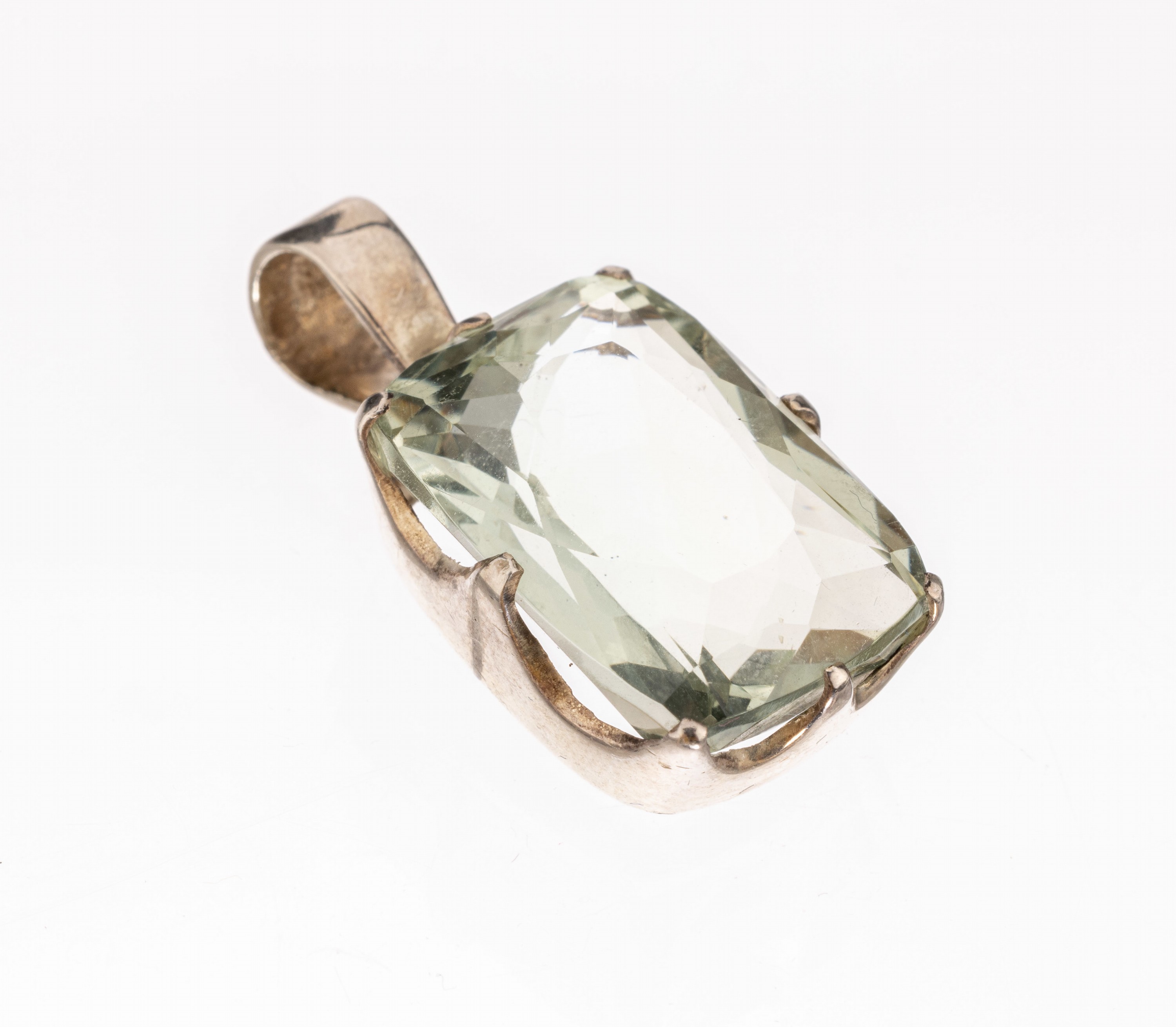 Aquamarin-Anhänger, Silber gepr., facett. grünlich blauer Aquamarin ca. 8.50 ct, ca. 3 x1.3 cm