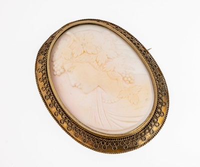 Image Cameo-brooch, approx. 1880 , oval shell cameo, presentation bacchante, frame silver ...