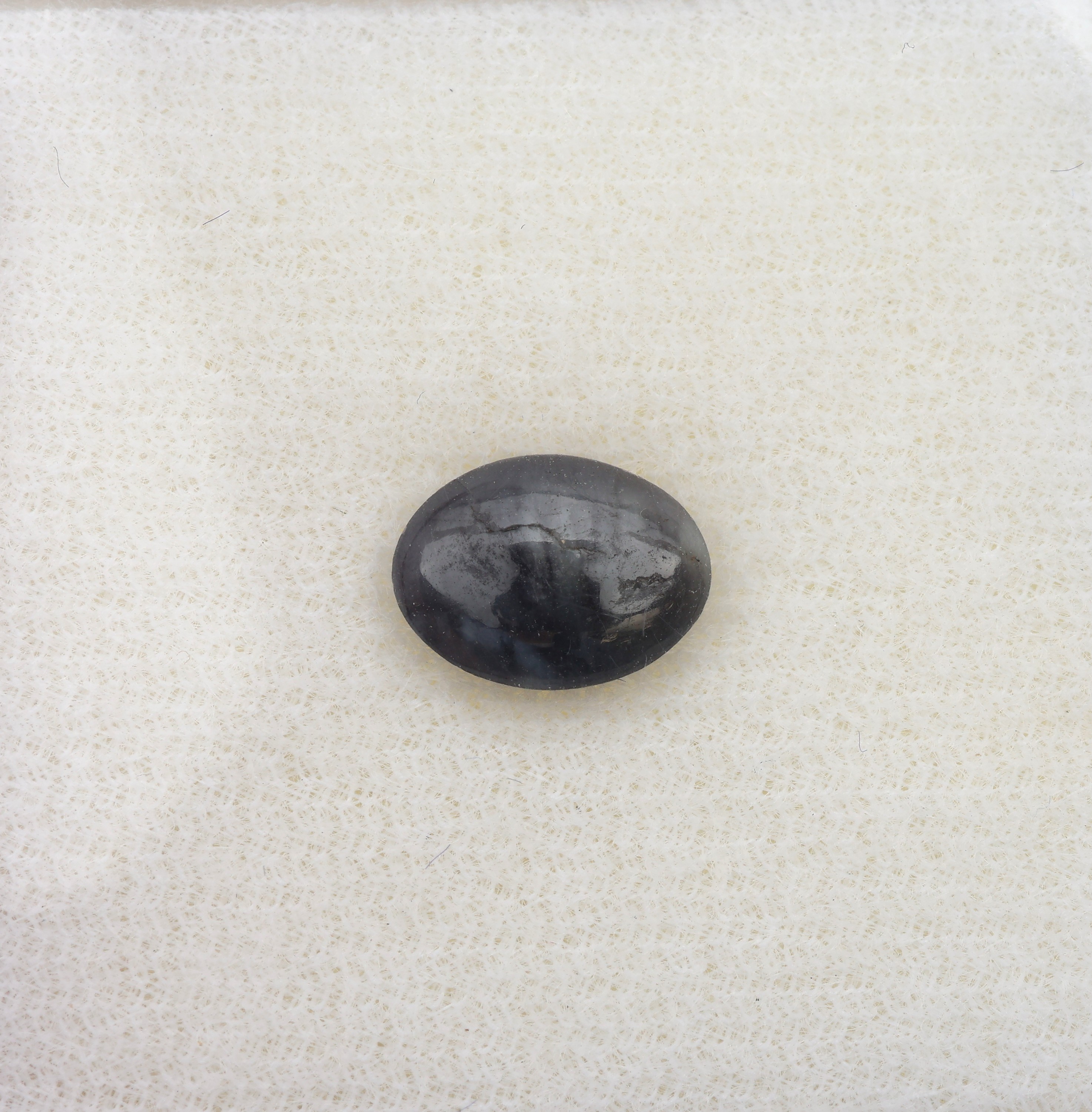 Detail b: Loser natürlicher Katzenauge-Alexandrit, 2.78 ct, Grün zu Lila, 9.61 x 7.33 x 4.67 mm, mit GEM Report