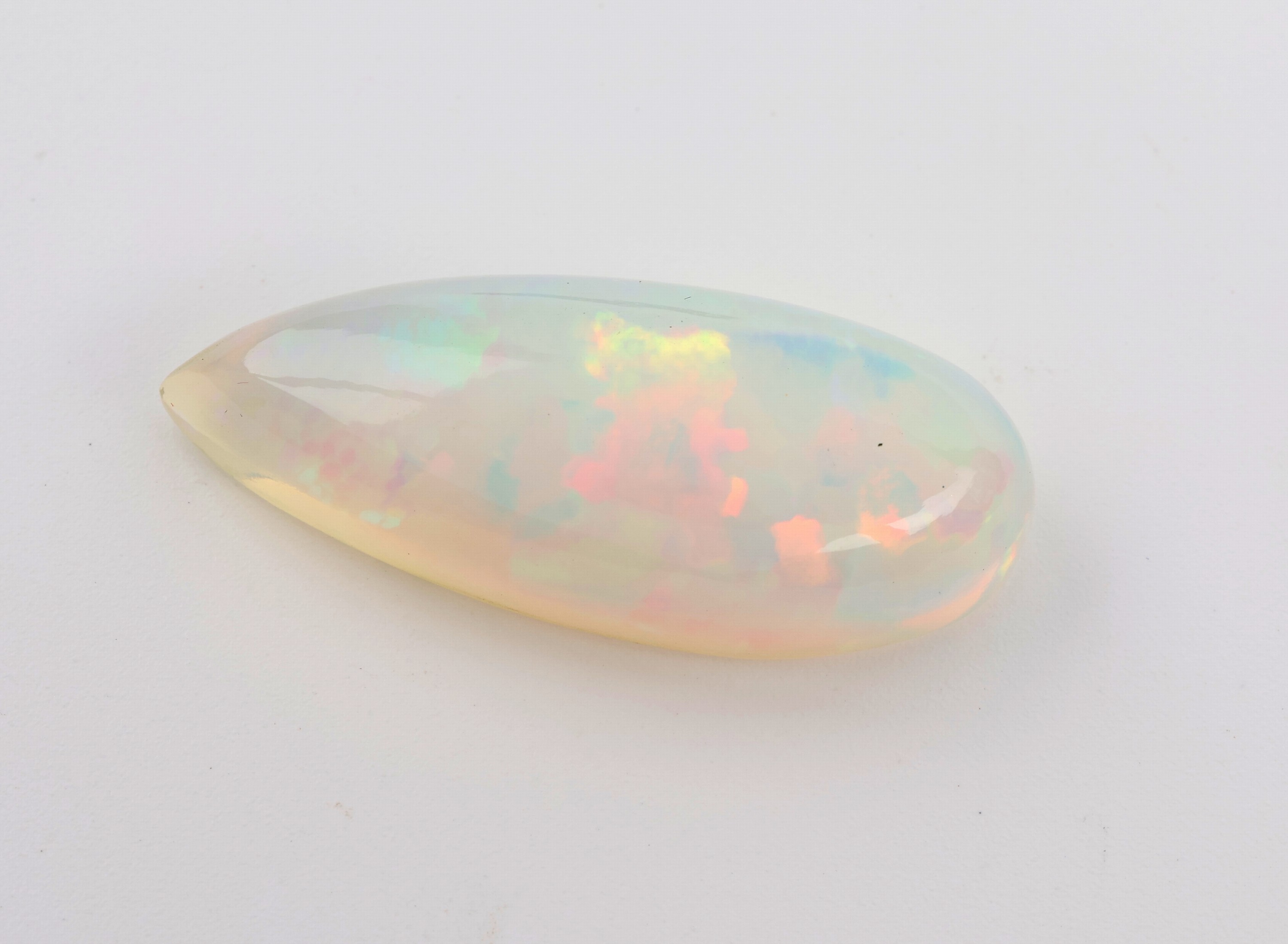 Detail a: Loser Opal, 21.46 ct, Tropfen, mit schönem Farbspiel, ca. 32.5 x 13.5 mm