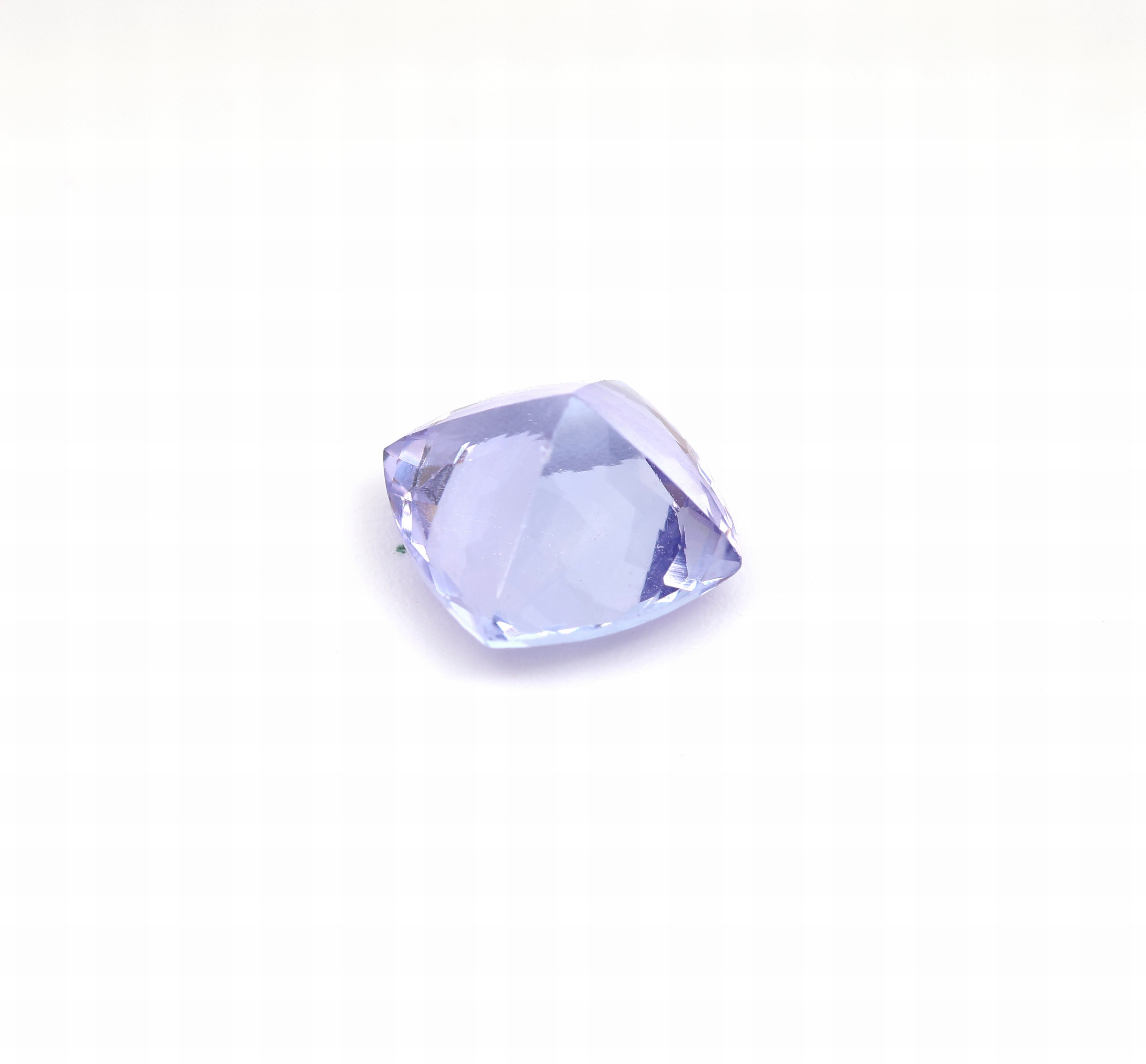 Detail a: Loser facett. Tansanit, 2.84 ct, im Kissen-schliff