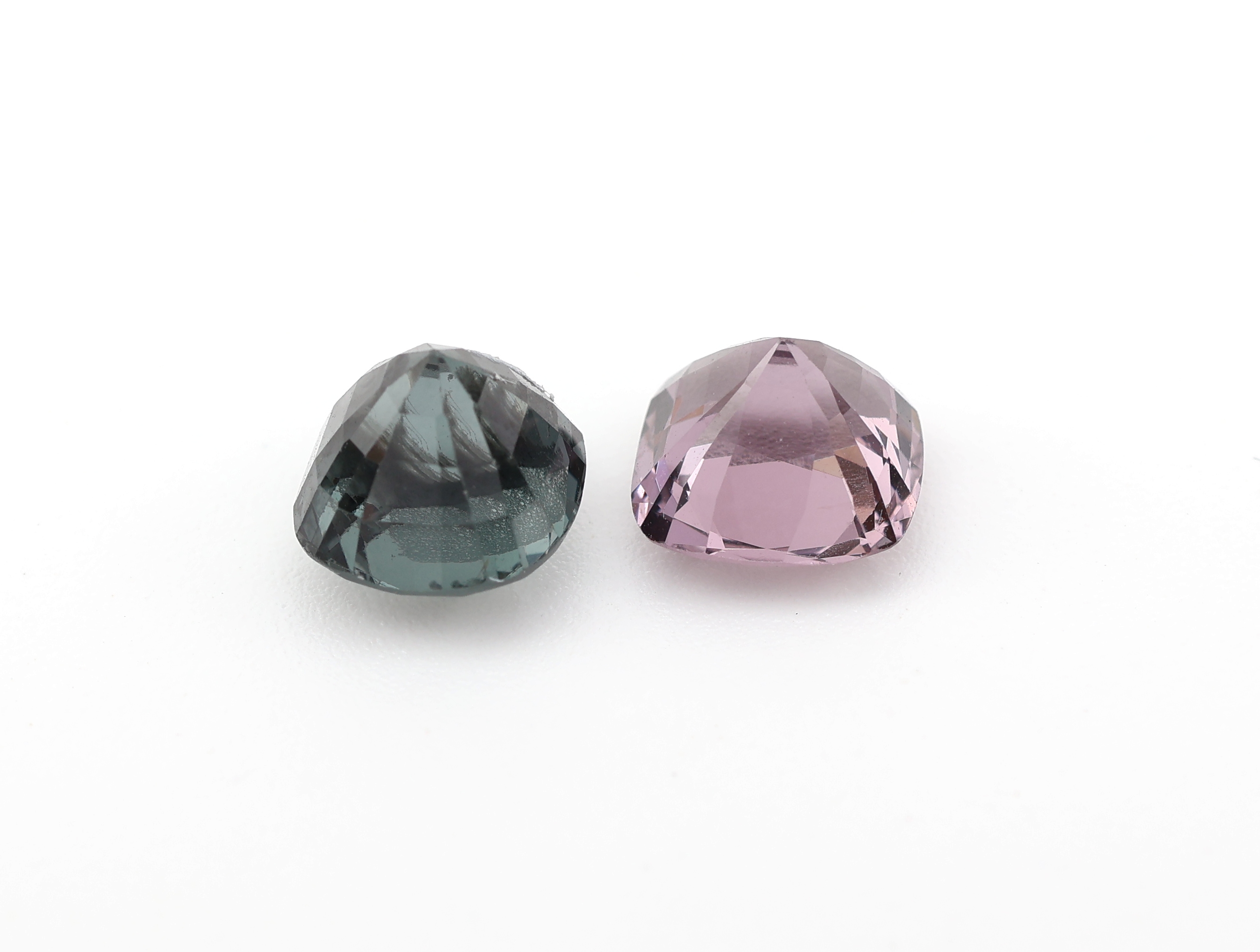 Detail b: Lot lose facett. Spinelle, zus. 10.67 ct, in versch. Schliffarten, Grössen und Farbnuancen