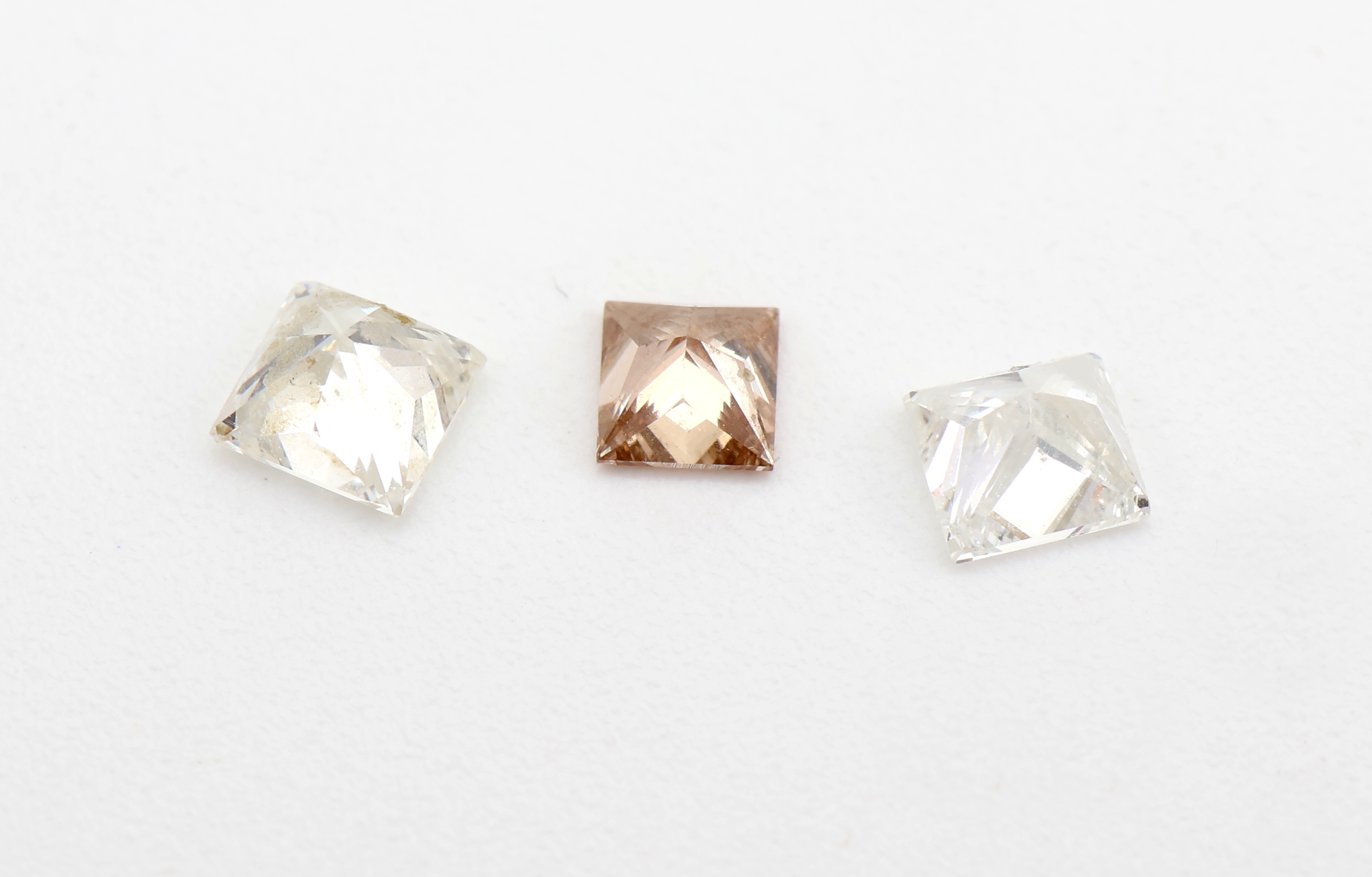 Detail c: Lot 3 lose Diamanten, zus. 0.58 ct im Princess Cut