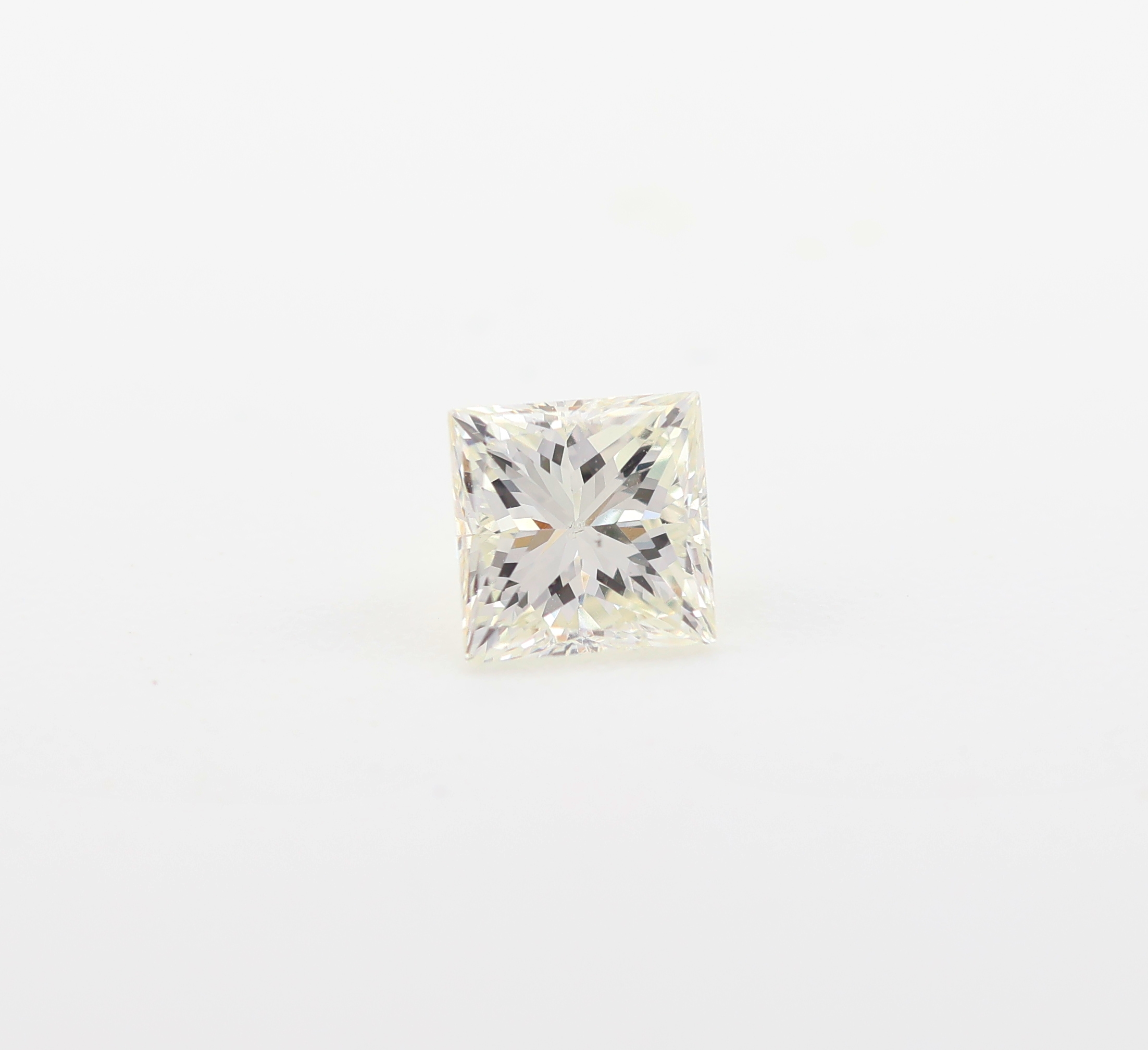 Loser Diamant im Princess Cut 0.31 ct l.get. Weiss J/si1, mit GIA Expertise