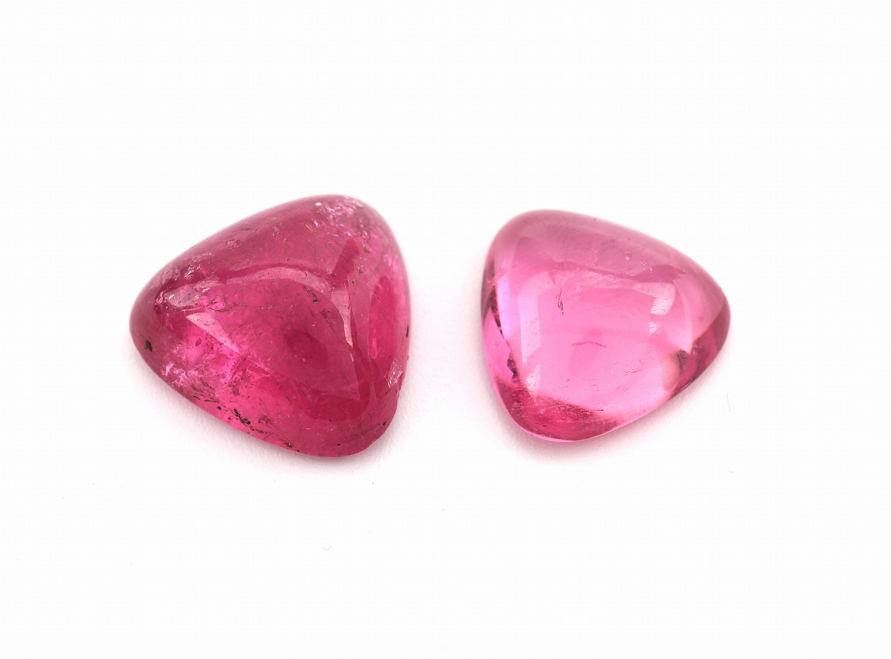 Lot 2 lose Turmalincabochon zus. 14.09 ct, Triangel