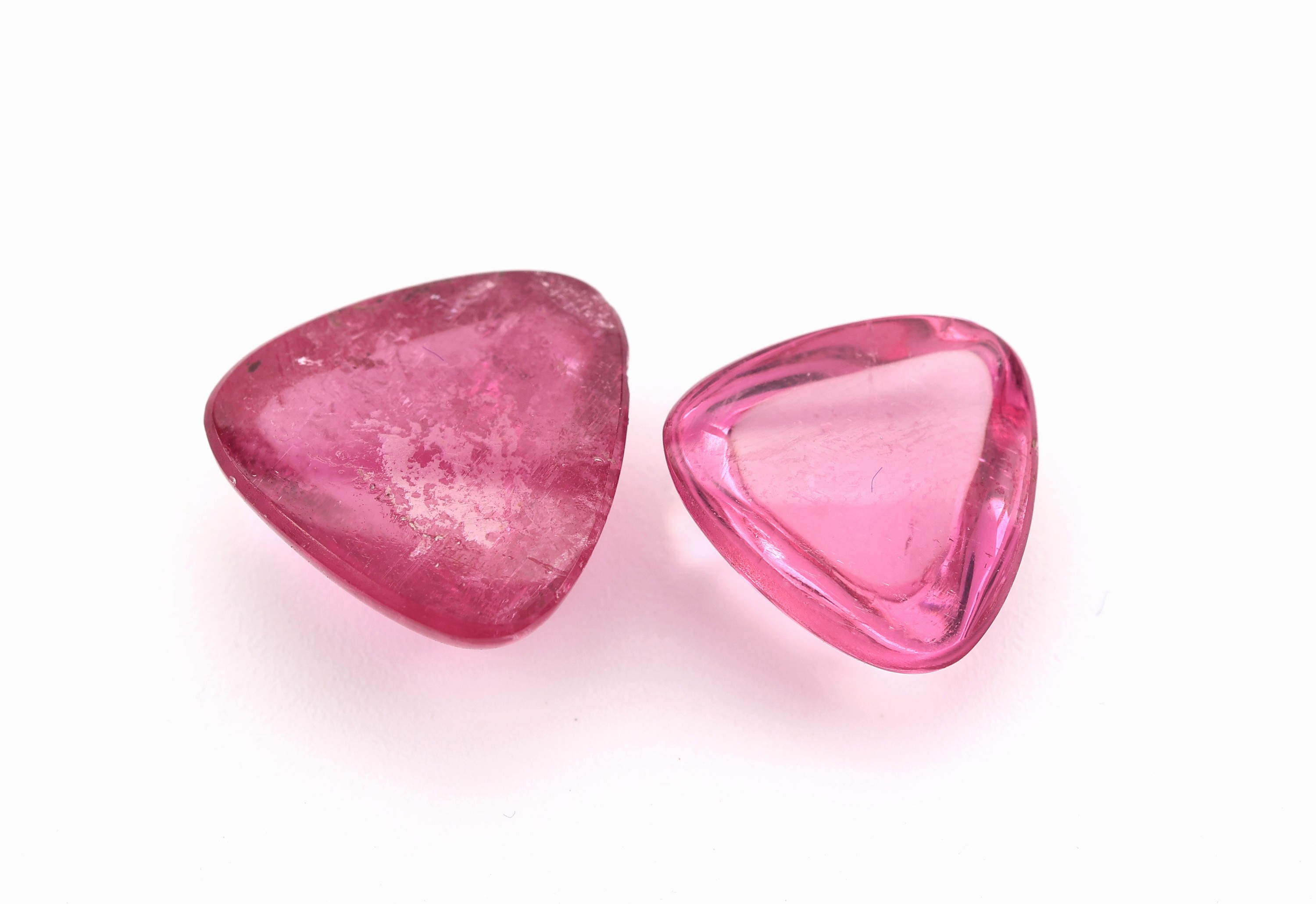 Detail a: Lot 2 lose Turmalincabochon zus. 14.09 ct, Triangel