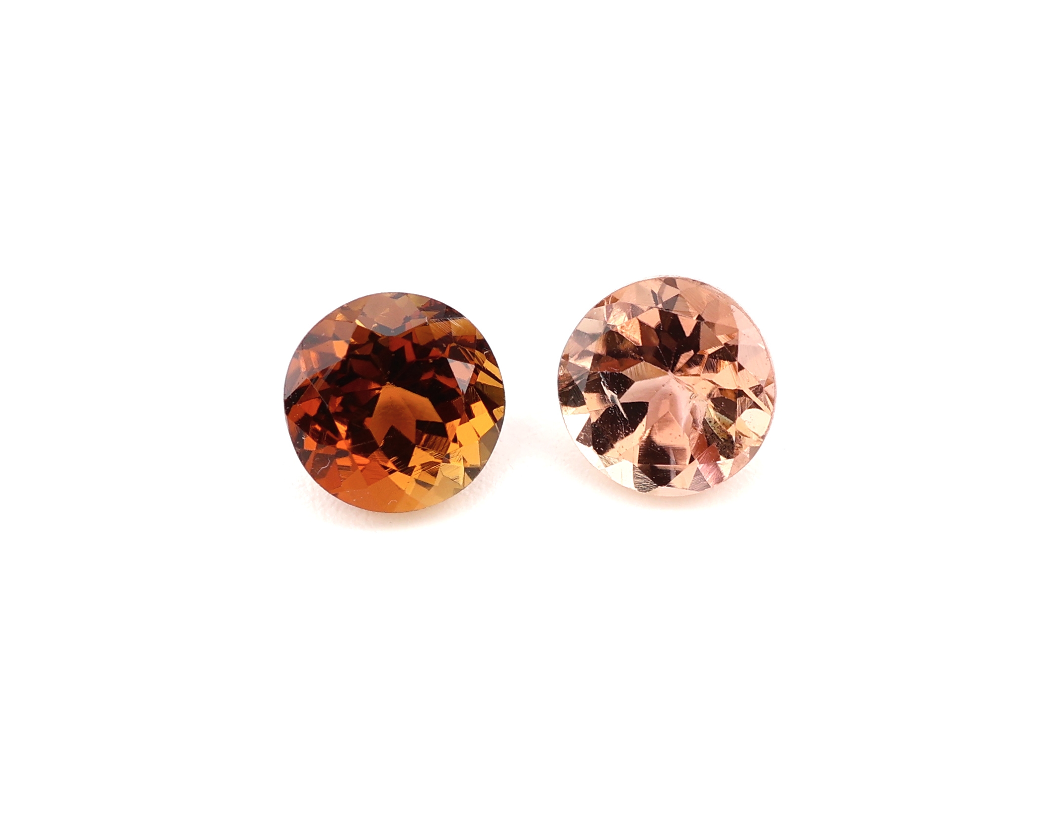 Detail a: Lot 12 lose facett. Turmalinpärchen, zus. 8.18 ct, rund, kalibriert