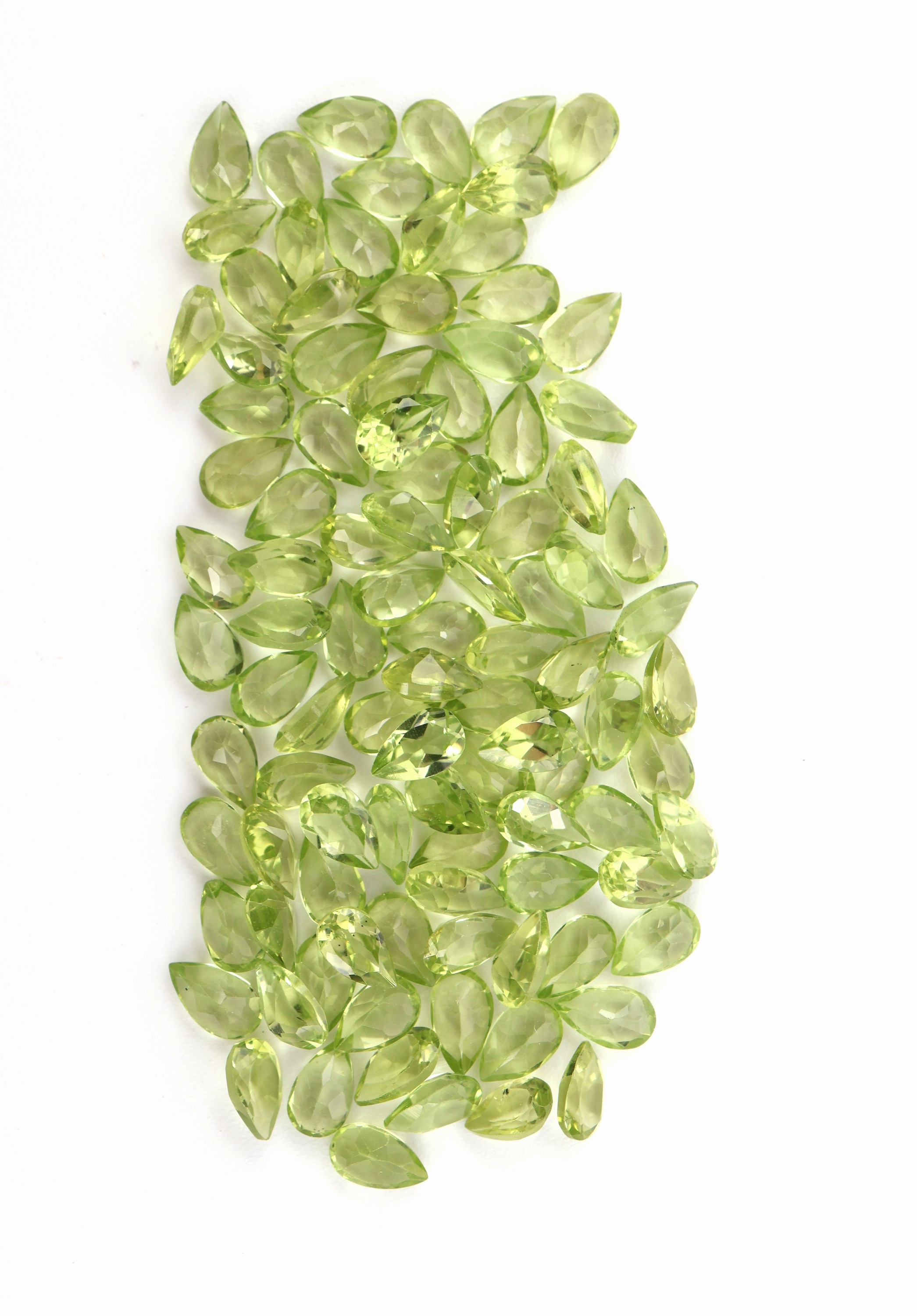 Lot lose facett. Peridottropfen, zus. 24.26 ct