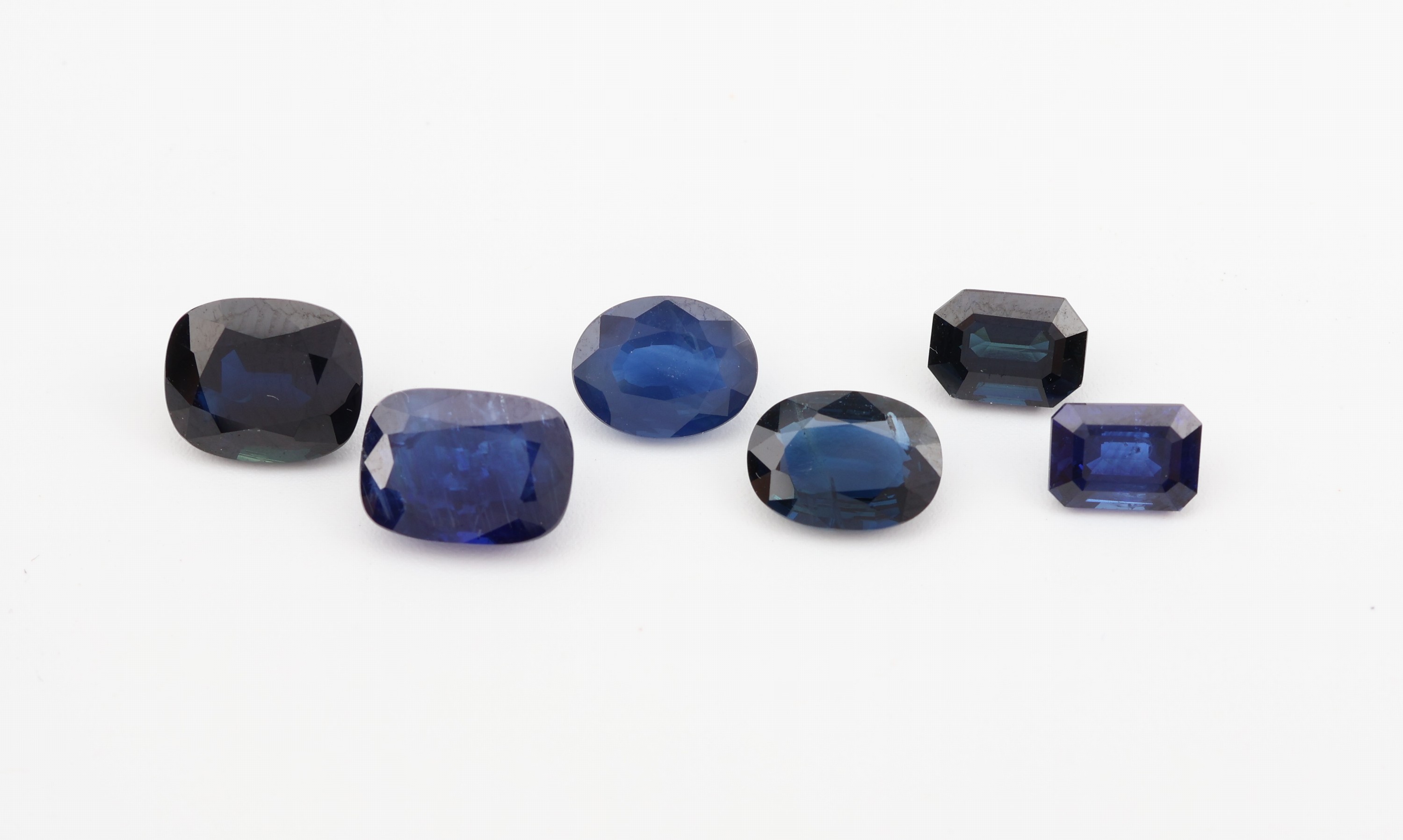 Lot 6 lose facett. Saphire, zus. 9.15 ct, versch. Formen, Farben und Grössen