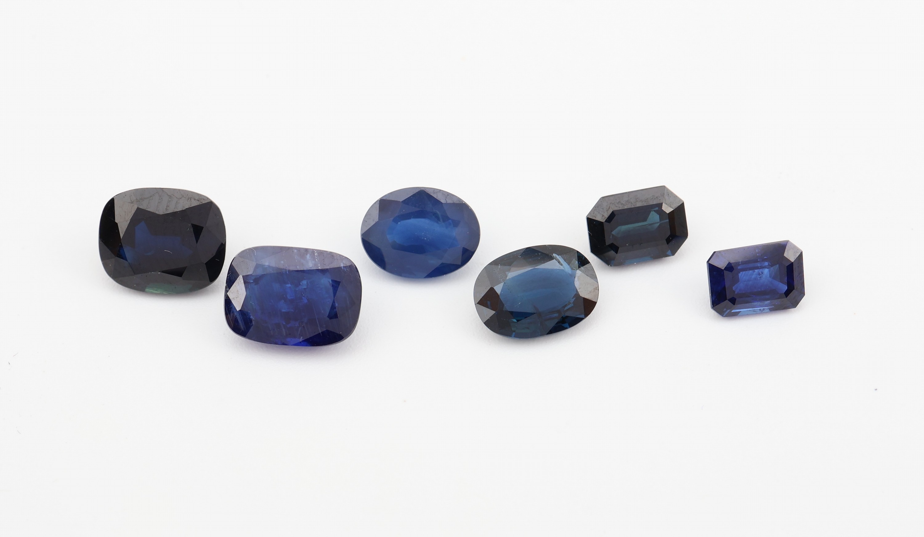 Detail b: Lot 6 lose facett. Saphire, zus. 9.15 ct, versch. Formen, Farben und Grössen