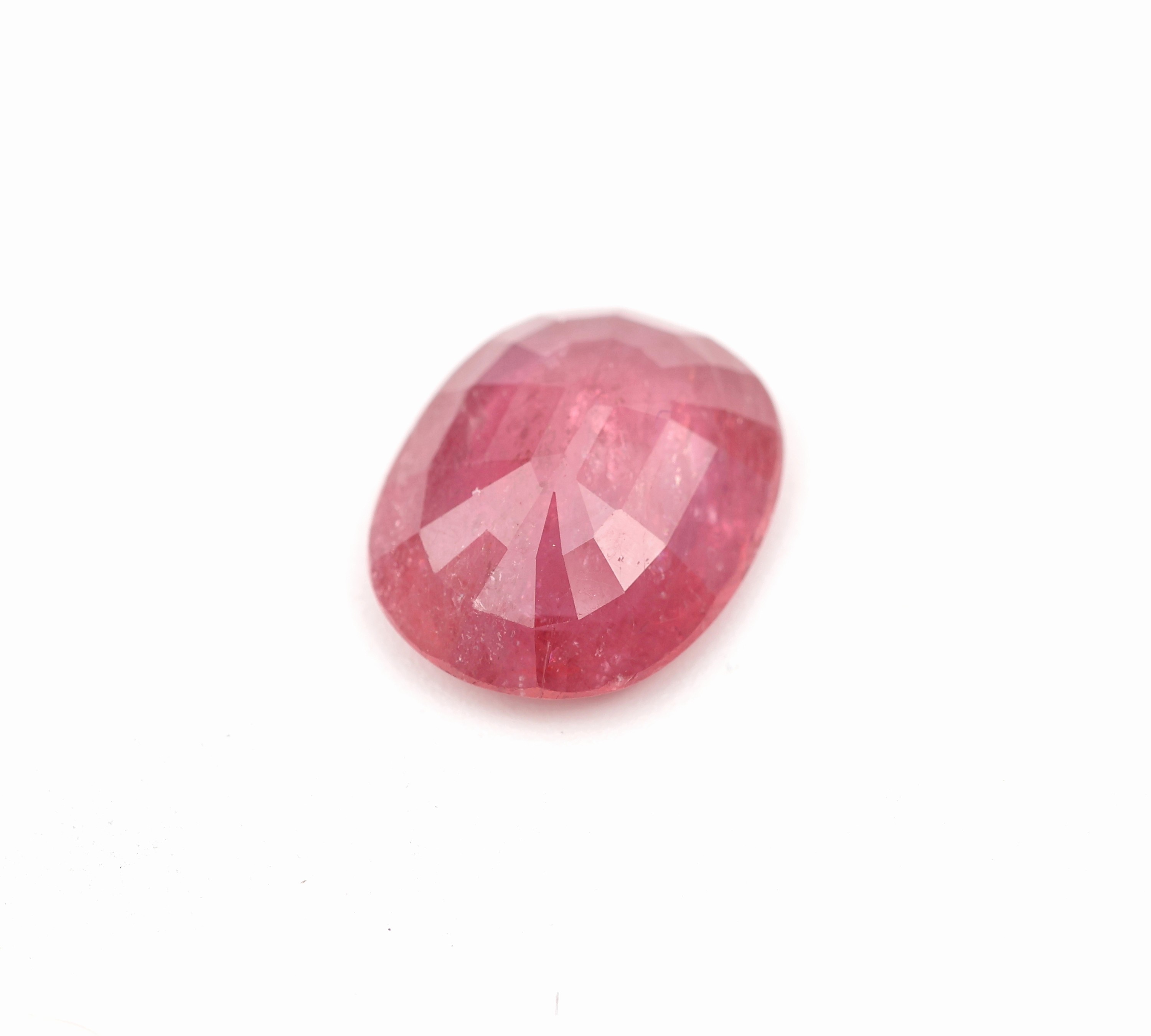 Detail a: Loser ovalfacett. Saphir, 4.57 ct, Reddish Pink, 12.02 x 9.99 x 4.08 mm, (beh.), mit GEM Report