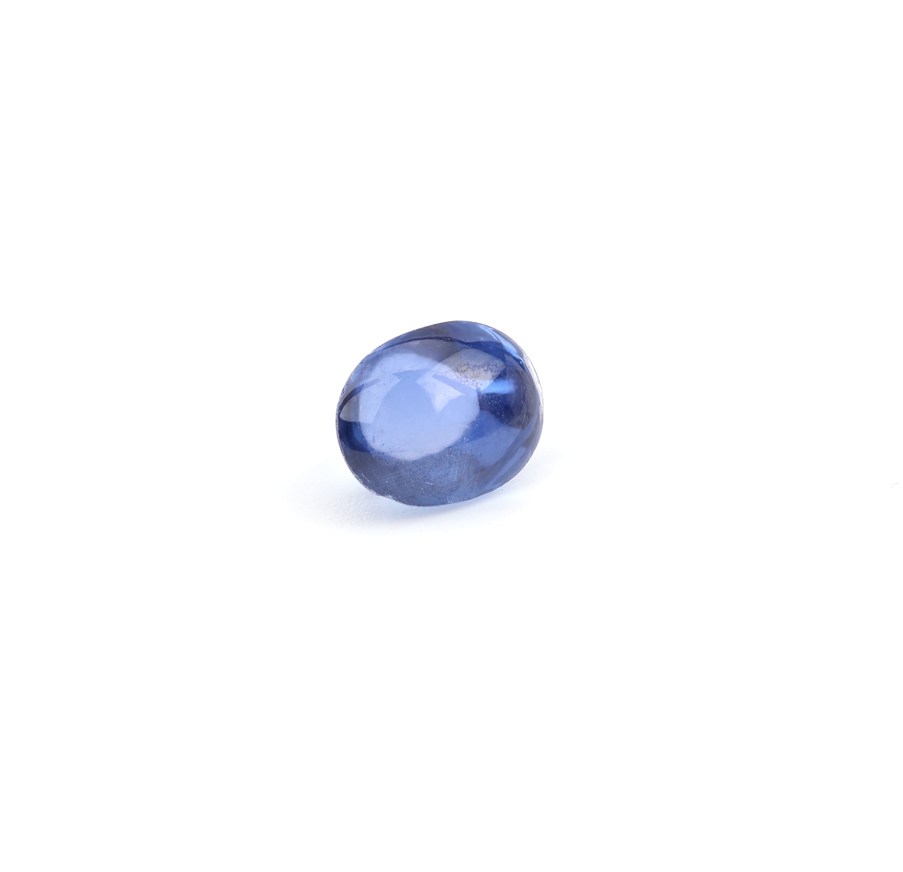 Detail b: Loser ovaler Sternsaphircabochon, 3.31 ct, oval sugarloaf, 8.24 x 6.49 x 7.01 mm, mit GEMReport, unbeh., Fundort Sri Lanka
