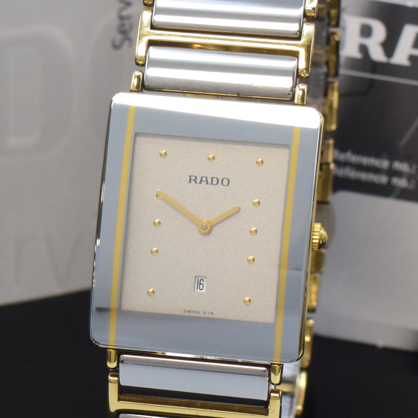 Detail a: RADO Diastar Herrenarmbanduhr Referenz 160.0282.3, quarz, Geh. in Stahl teils verg., Keramik-Gliederband m. dopp. Faltschl., Boden 4-fach verschr., ...