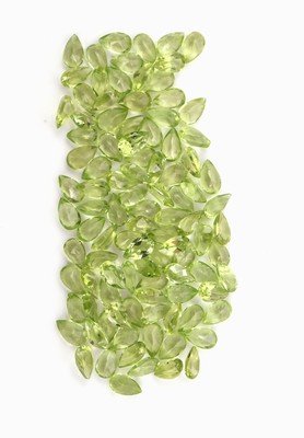 Image Lot loose bevelled peridot pears , total 24.26 ct Valuation Price: 2900, - EUR