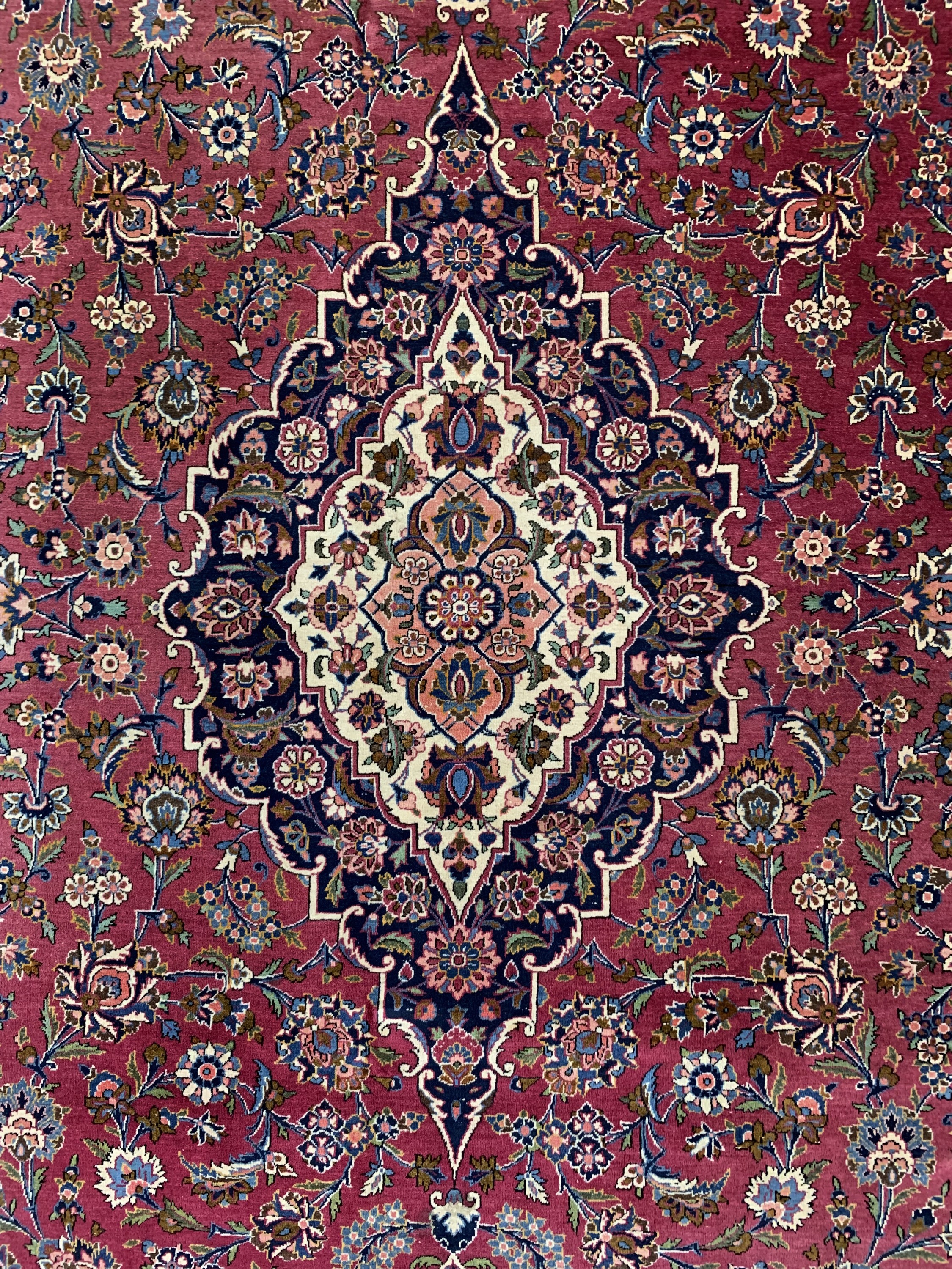 Detail c: Keschan fein alt, Persien, Mitte 20.Jhd, Wolle auf Baumwolle, ca. 375 x 280 cm, EHZ: 2