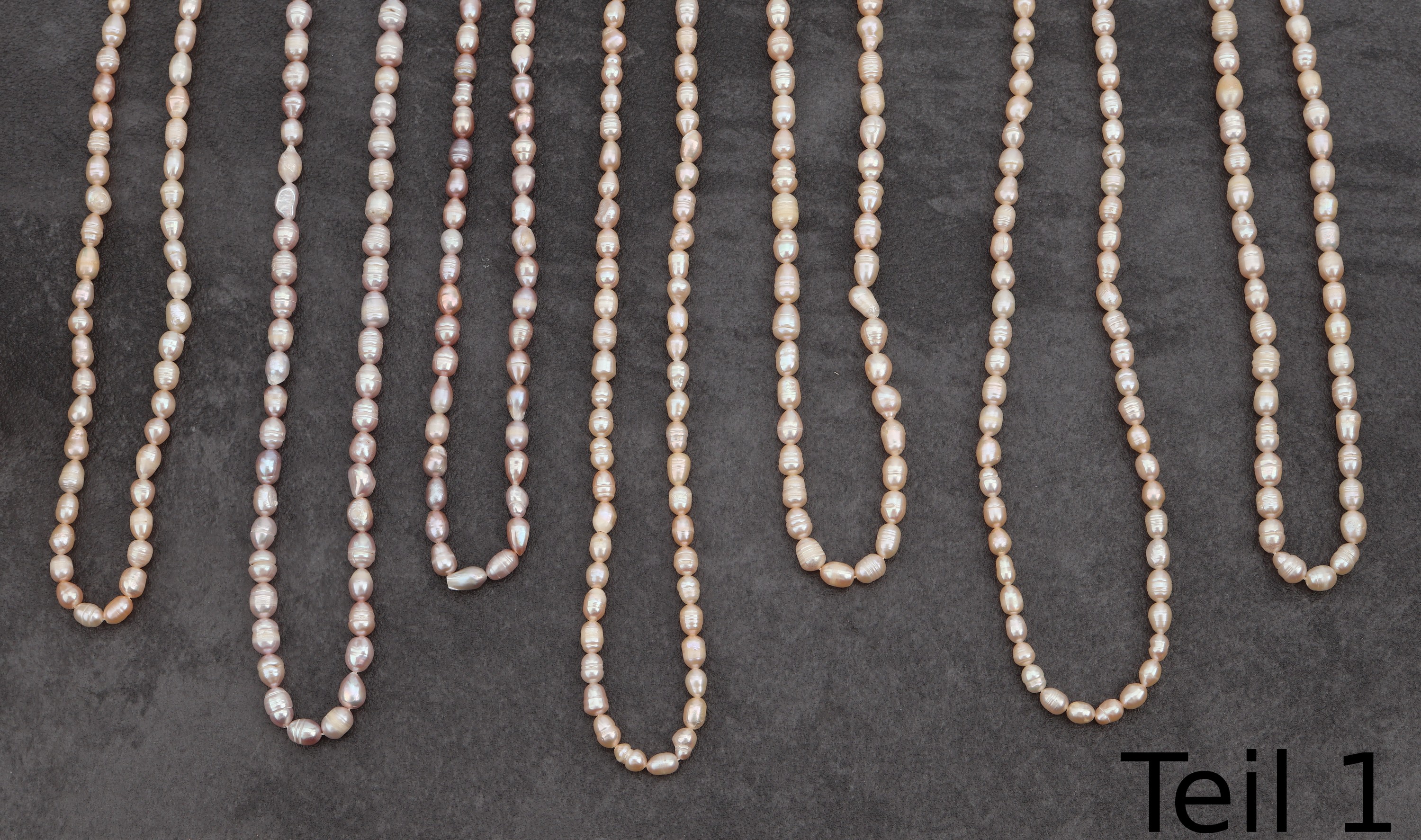 Konvolut 15 chinesische Süsswasserzuchtperl- Collier, apricotfarben, L. ca. 60 cm, Magnetkugelschliessen Metall