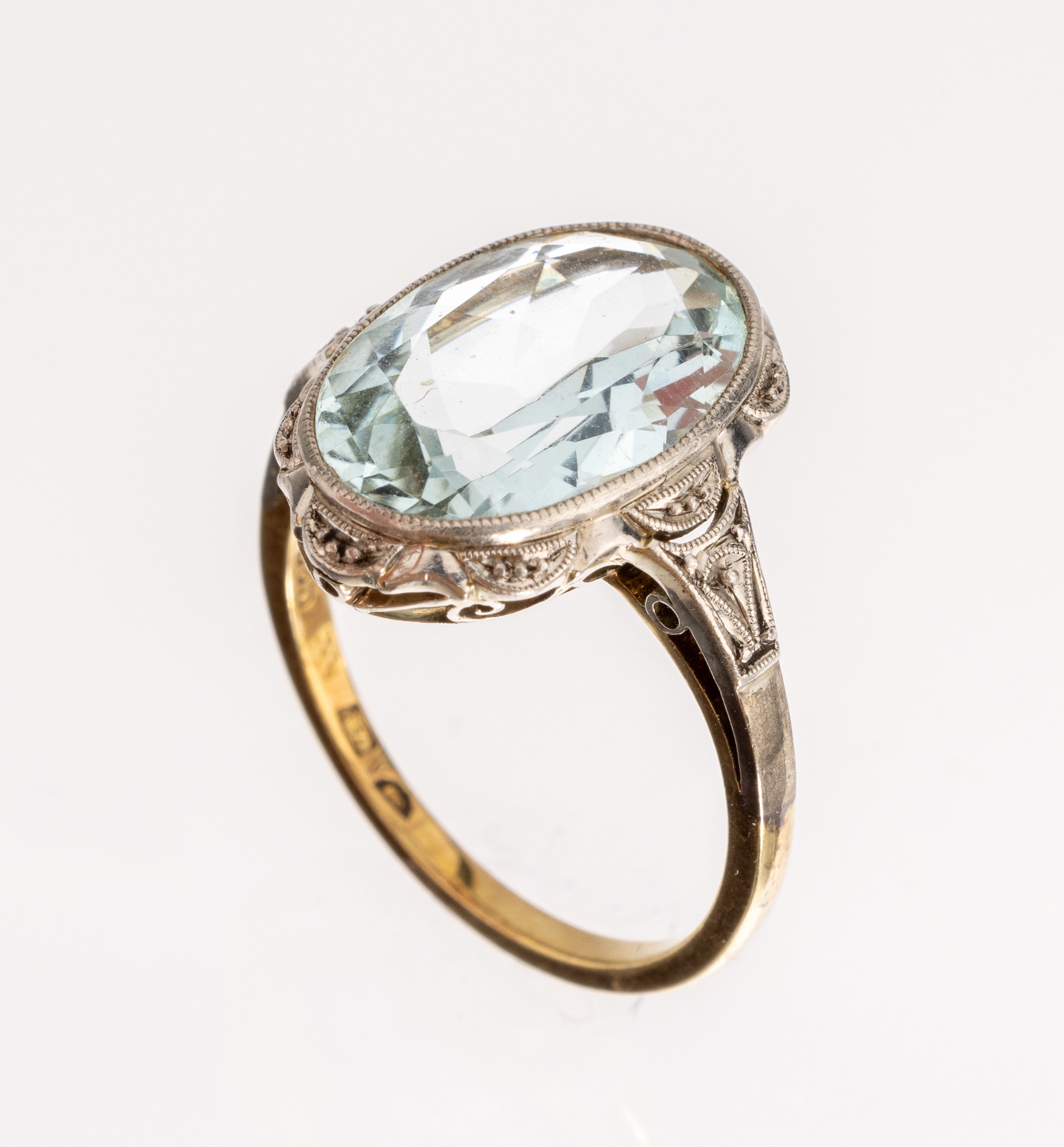 14 kt Gold Aquamarin-Ring, 1920er-30er Jahre, GG/WG 585/000, ovalfacett. Aquamarin ca. 4.00 ct, RW 55, ca. 4.1 g