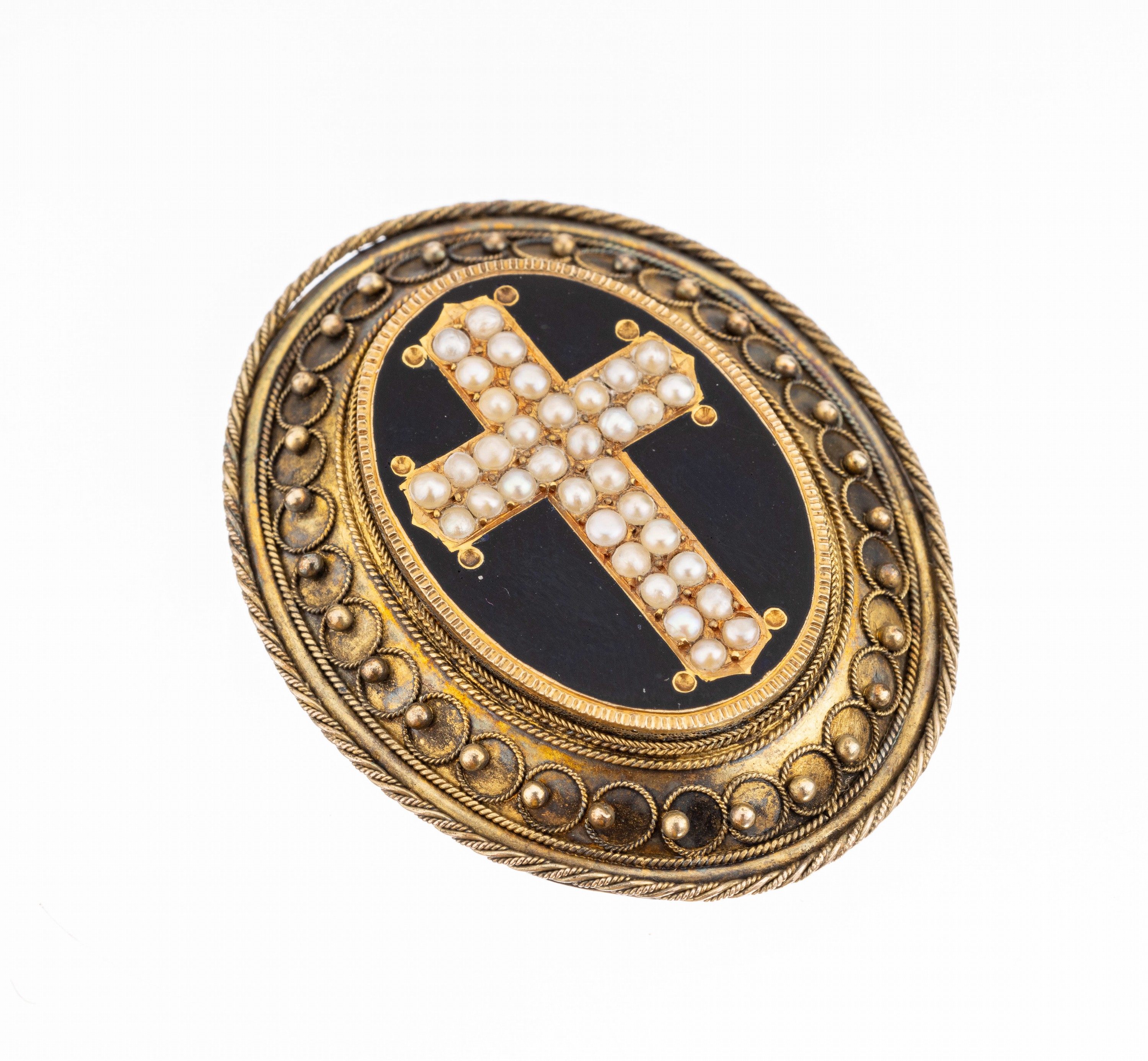 14 kt Gold Perl-Brosche, um 1880, GG 585/000 gepr., oval, mittig schwarz emaill. Grund, aufgelegtes Kreuz bes. mit kl. Orientperlen, Rahmung mit ...