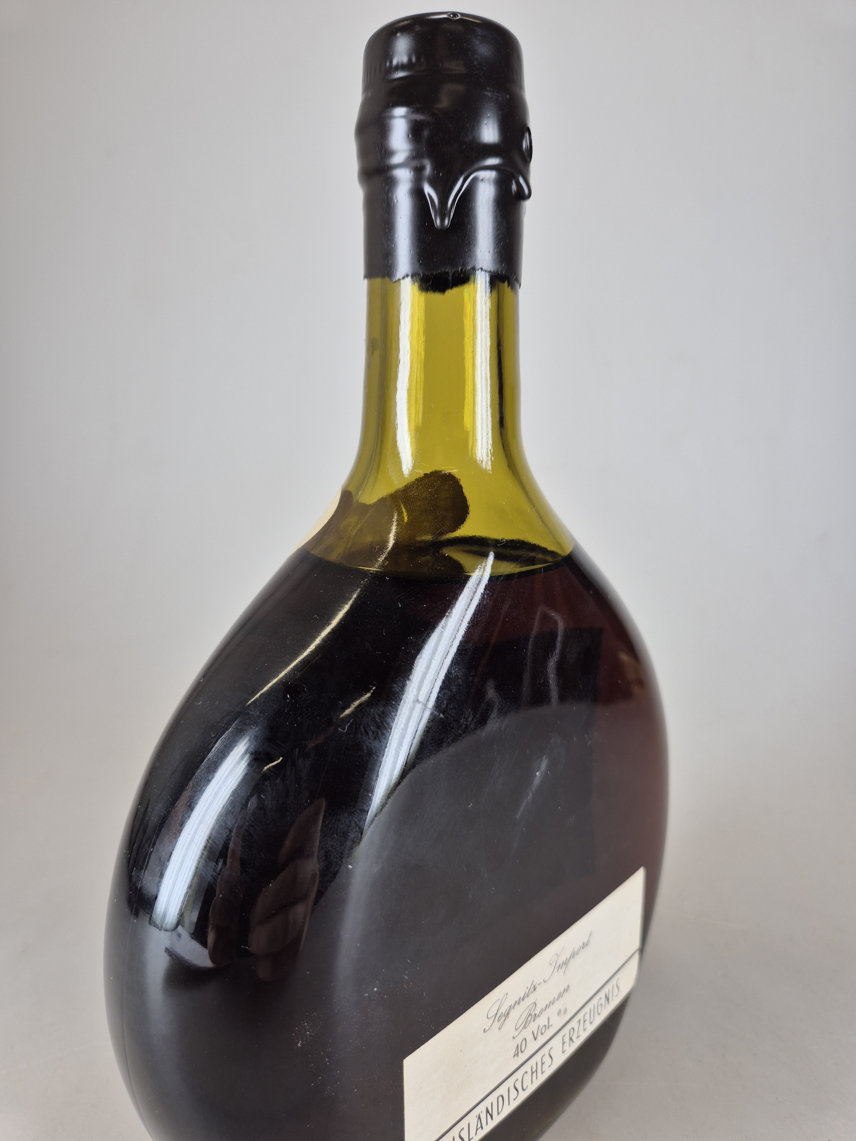 Detail a: 1 Flasche 1936 1936 Veuve J. Goudoulin Vintage Armagnac, ca. 70cl, 40%Vol., in den 1980er Jahren gekauft