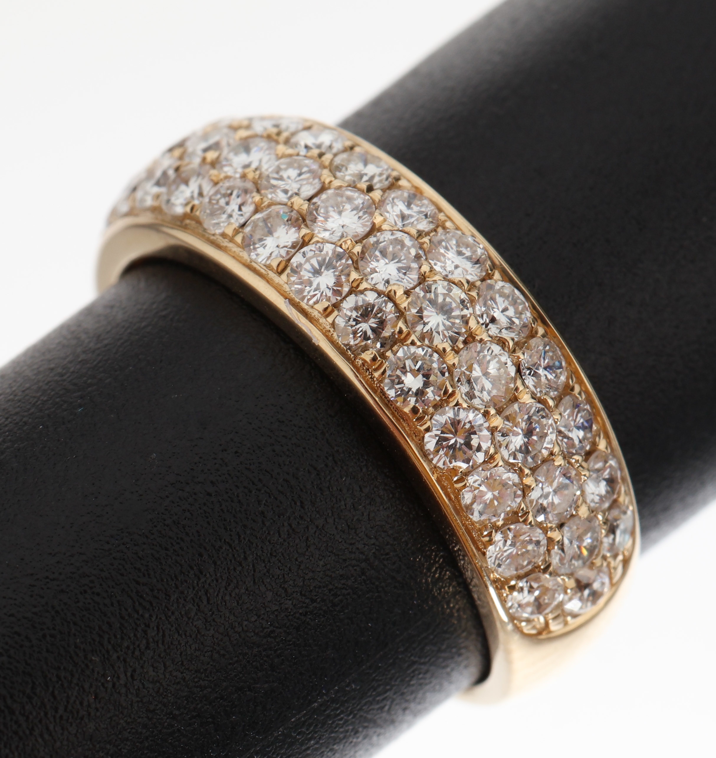 14 kt Gold Brillant-Ring, GG 585/000, 56 Brillanten zus. ca. 1.63 ct (grav.) feines Weiß-Weiß/vs-si, RW 54, ca. 4.3 g
