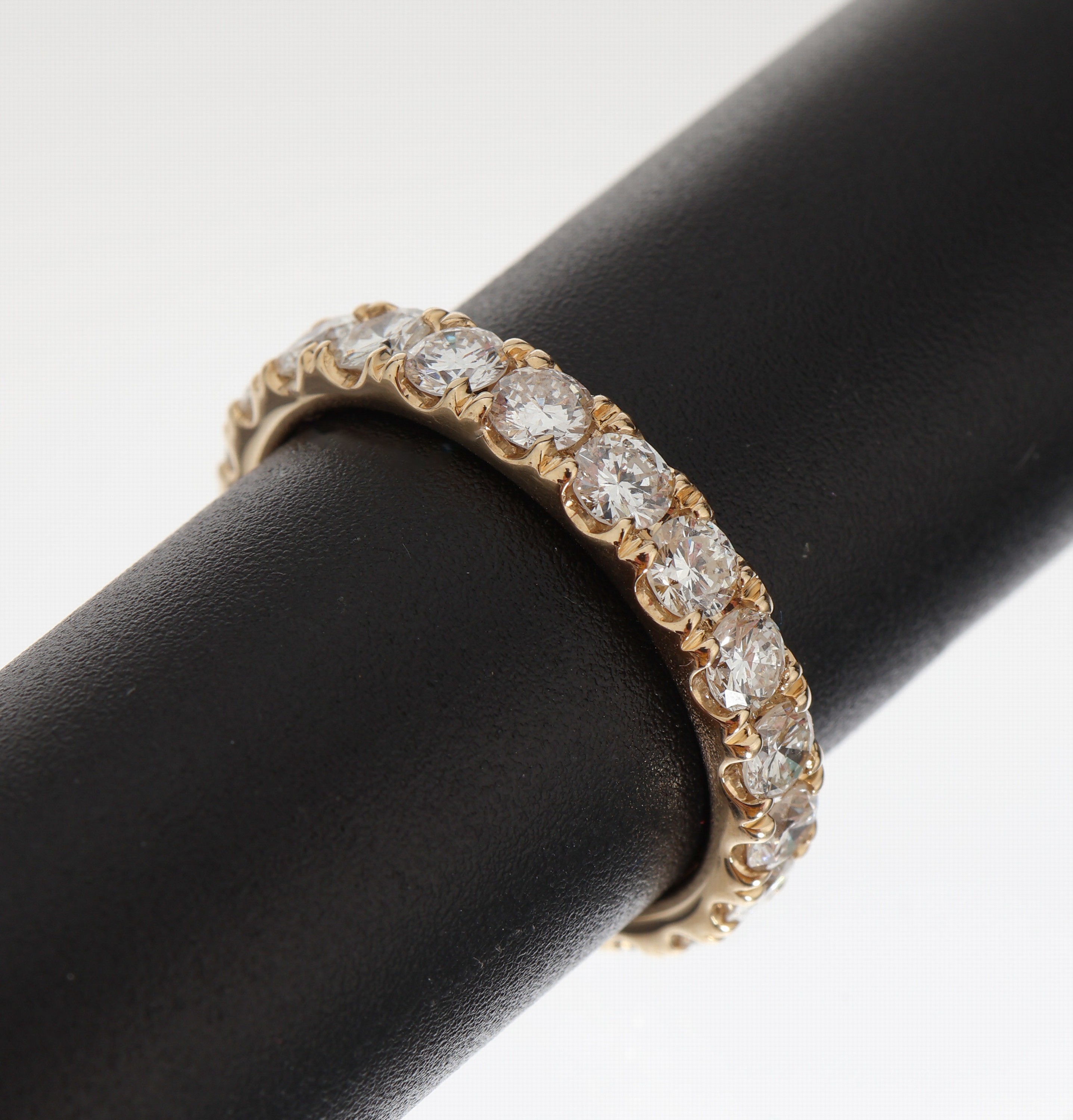 14 kt Gold Brillant-Memoryring, GG 585/000,21 Brillanten zus. ca. 2.01 ct (grav.) feines Weiß-Weiß/vs-si, RW 54, ca. 3.3 g