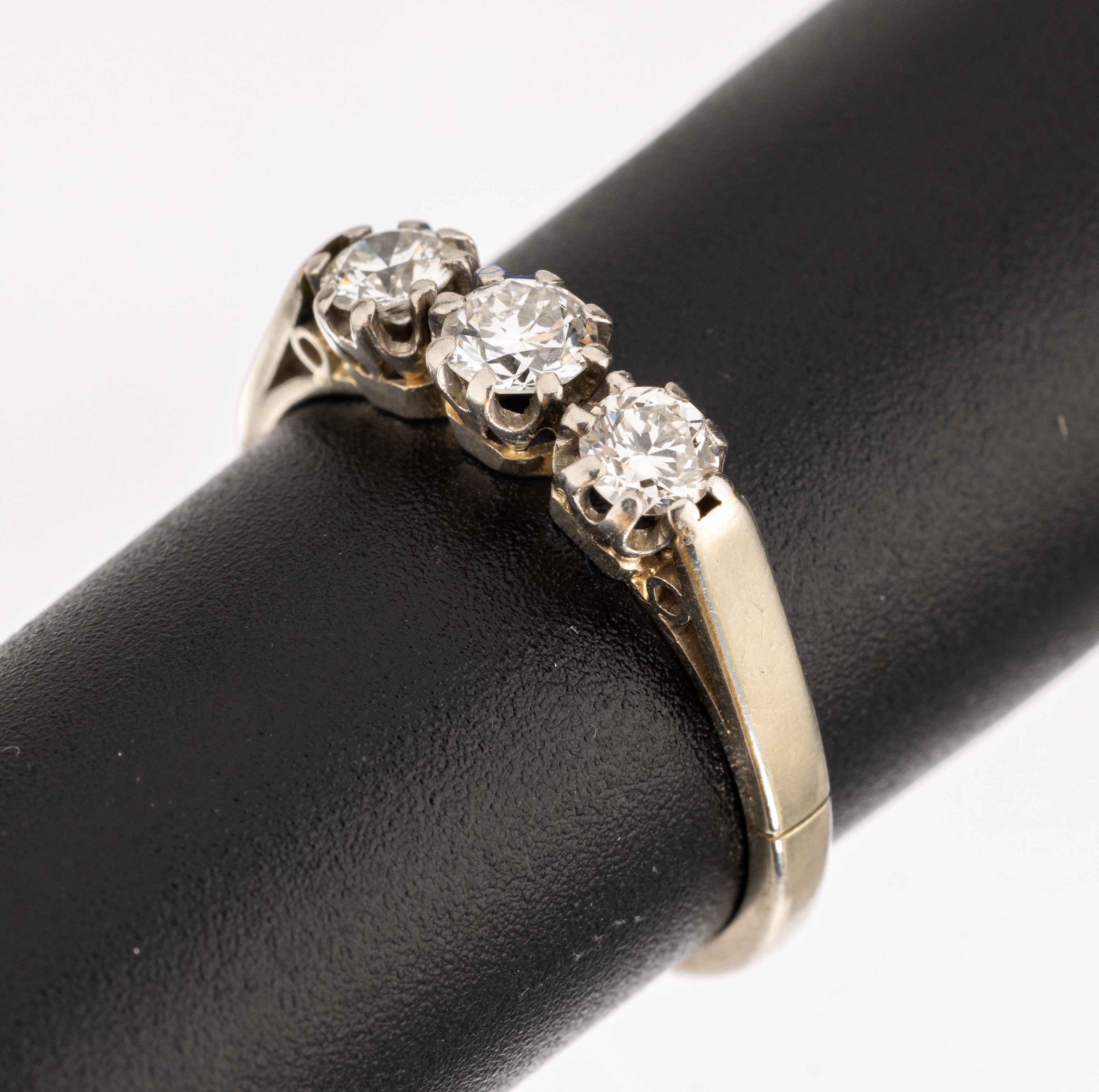 Platin Diamant-Ring, Pt gepr., 3 Altschliffdiamanten zus. ca. 0.75 ct feines Weiß-Weiß/vs-si, RW 53, ca. 2.7 g