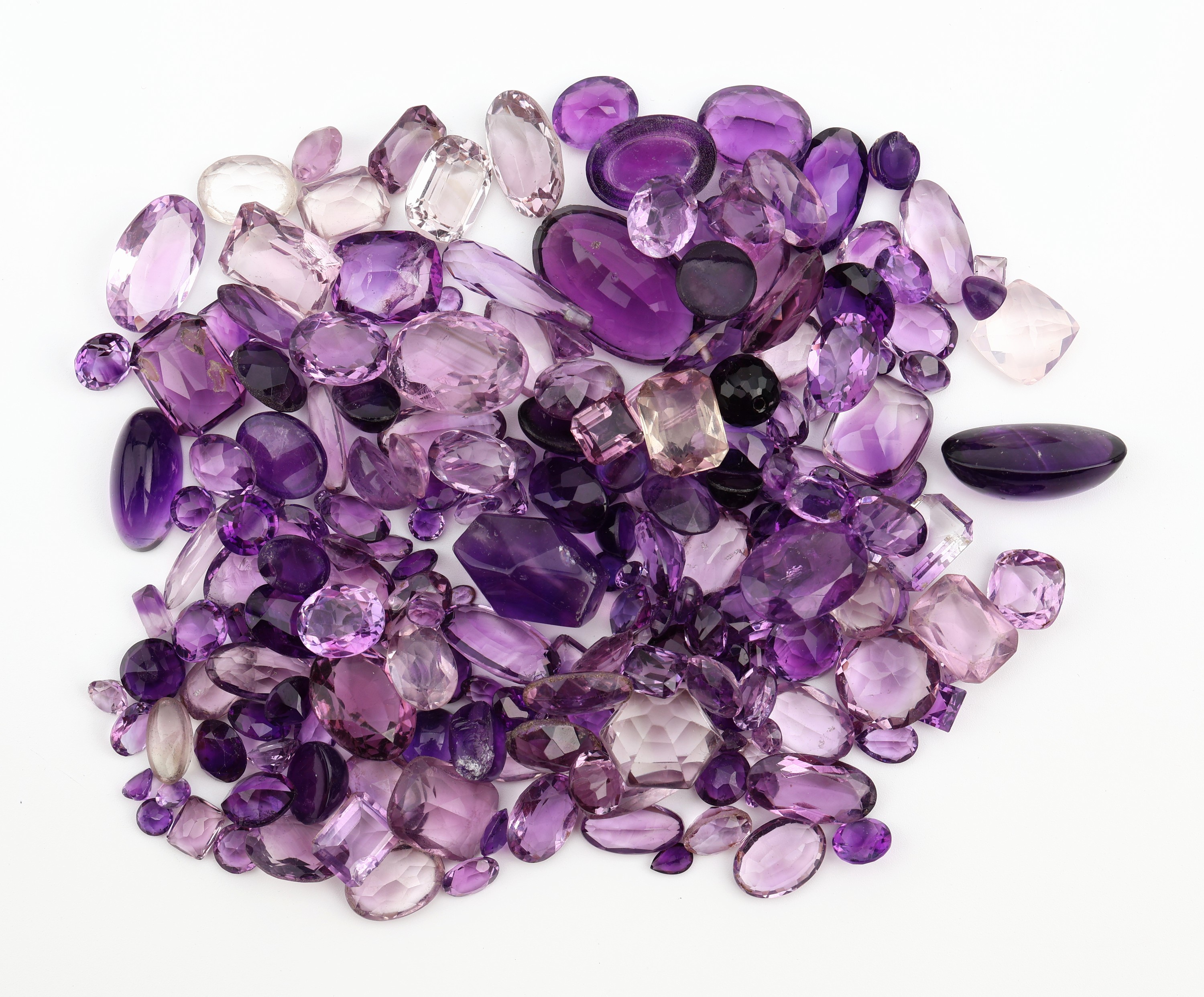 Lot lose Amethyste, ca. 727 ct, versch. Schliffformen und Größen, Ausfassware