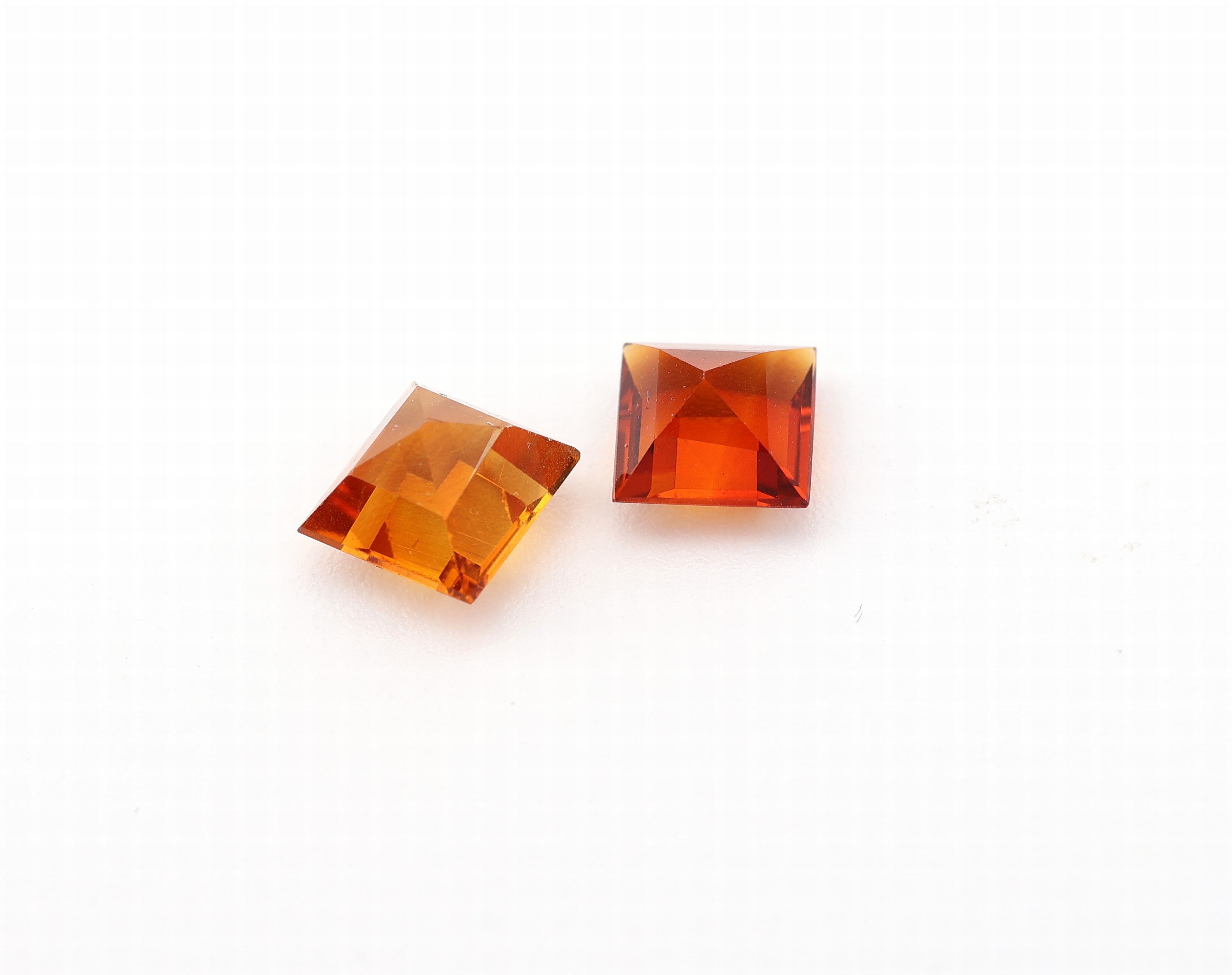 Detail b: Lot lose Citrine, ca. 511 ct, versch. Größen, Formen und Farbnuancen