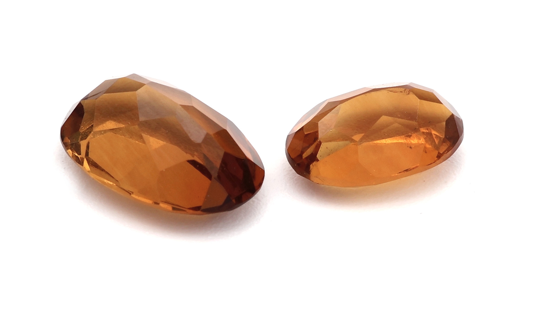 Detail b: Lot lose Citrine, ca. 572 ct, versch. Formen, Größen und Farbnuancen