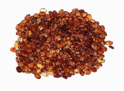 Image Lot loose citrines , approx. 572 ct, different shapes, sizes and colour shades